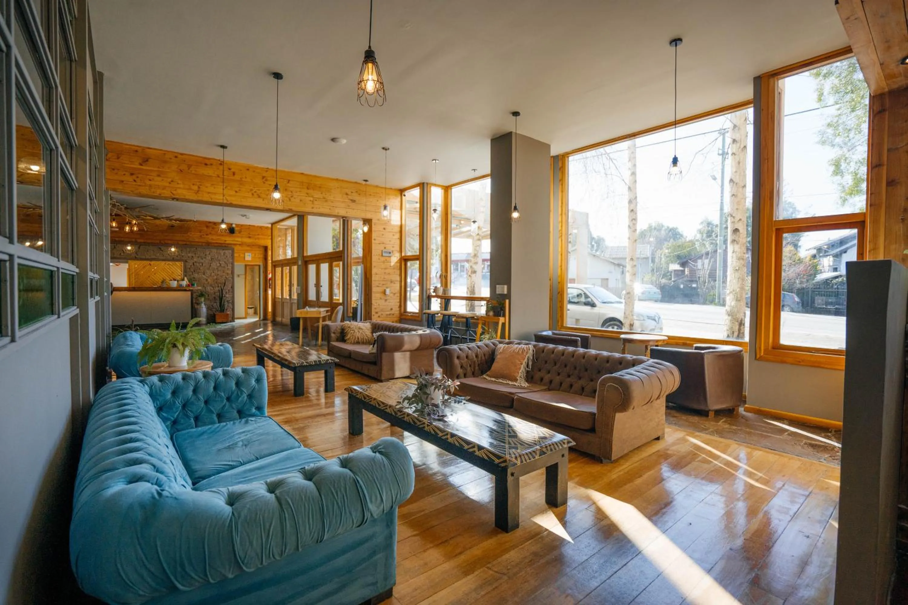 Living room in Pioneros Suites by Grupo Tierra Gaucha