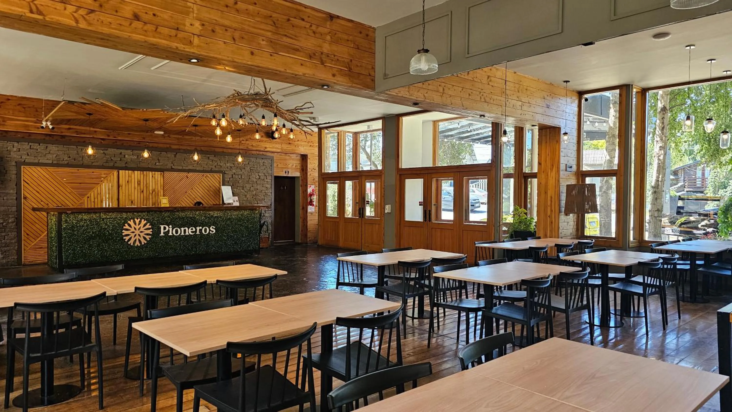 Lobby or reception in Pioneros Suites by Grupo Tierra Gaucha