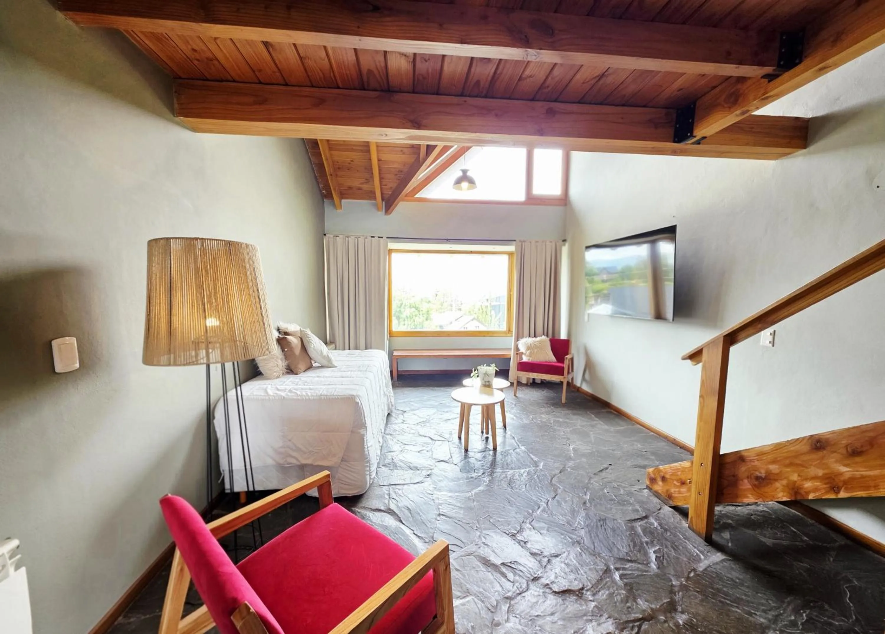 Living room in Pioneros Suites by Grupo Tierra Gaucha