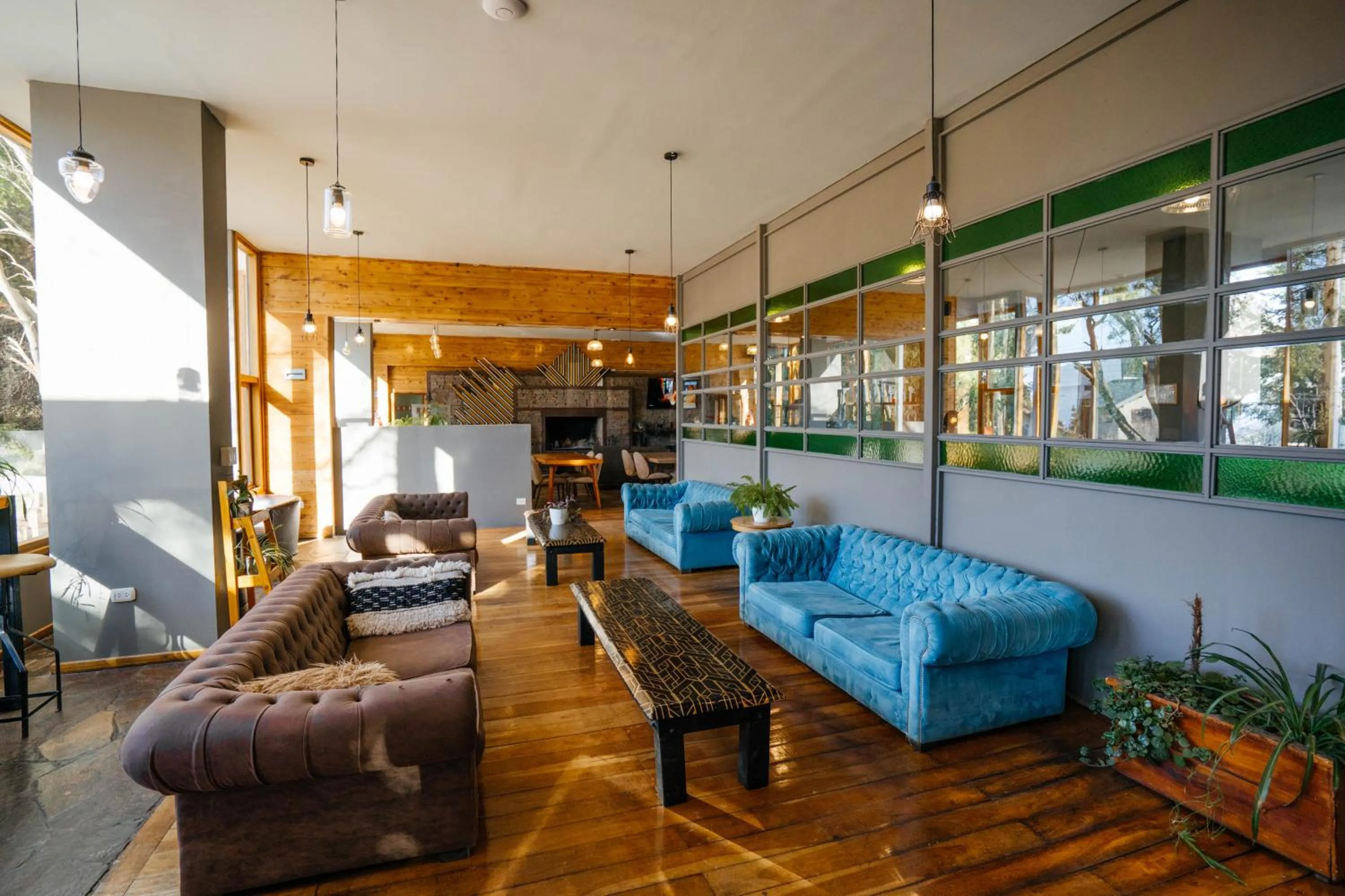 Living room in Pioneros Suites by Grupo Tierra Gaucha