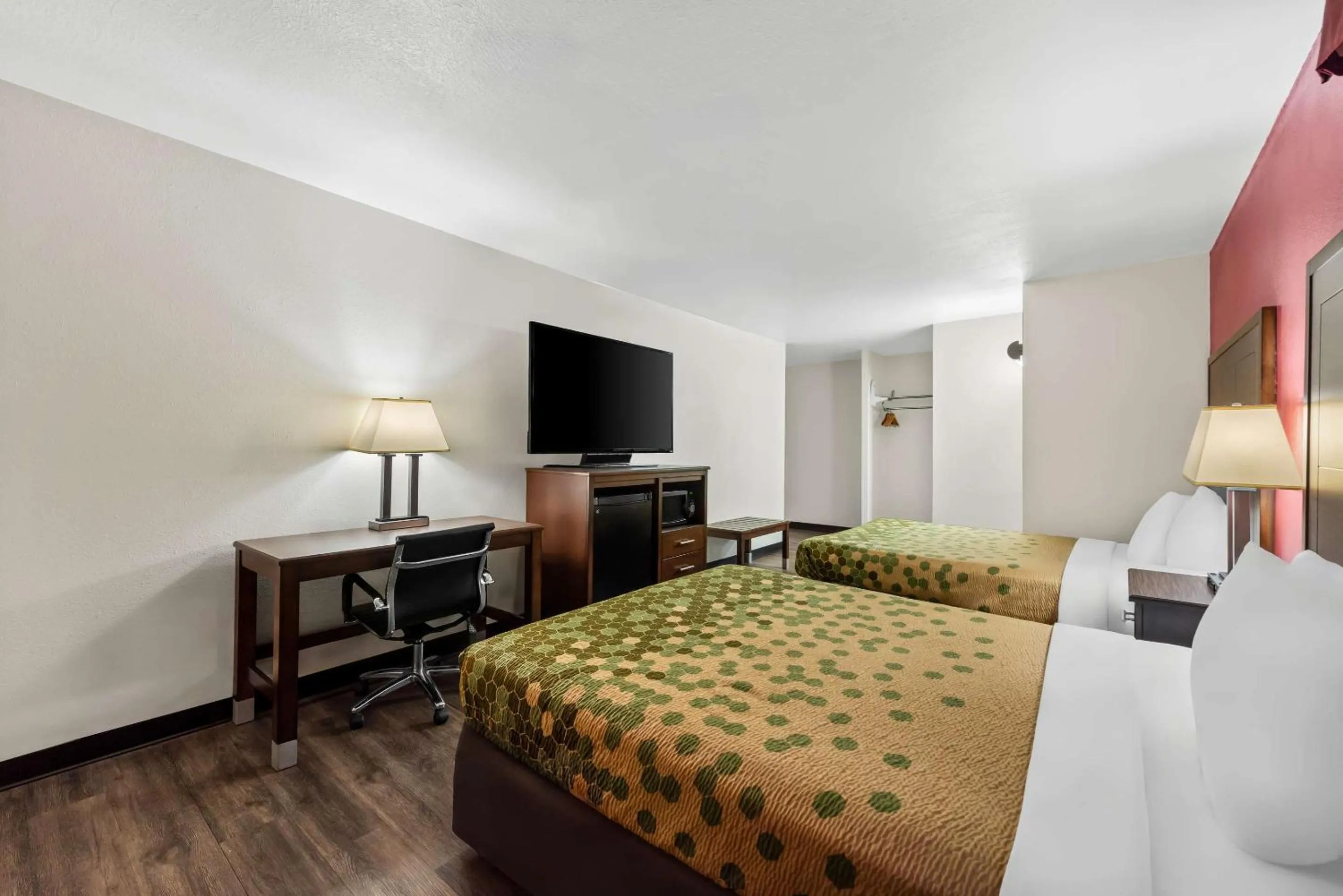 Bedroom, Bed in Econo Lodge Fallon Naval Air Station Area