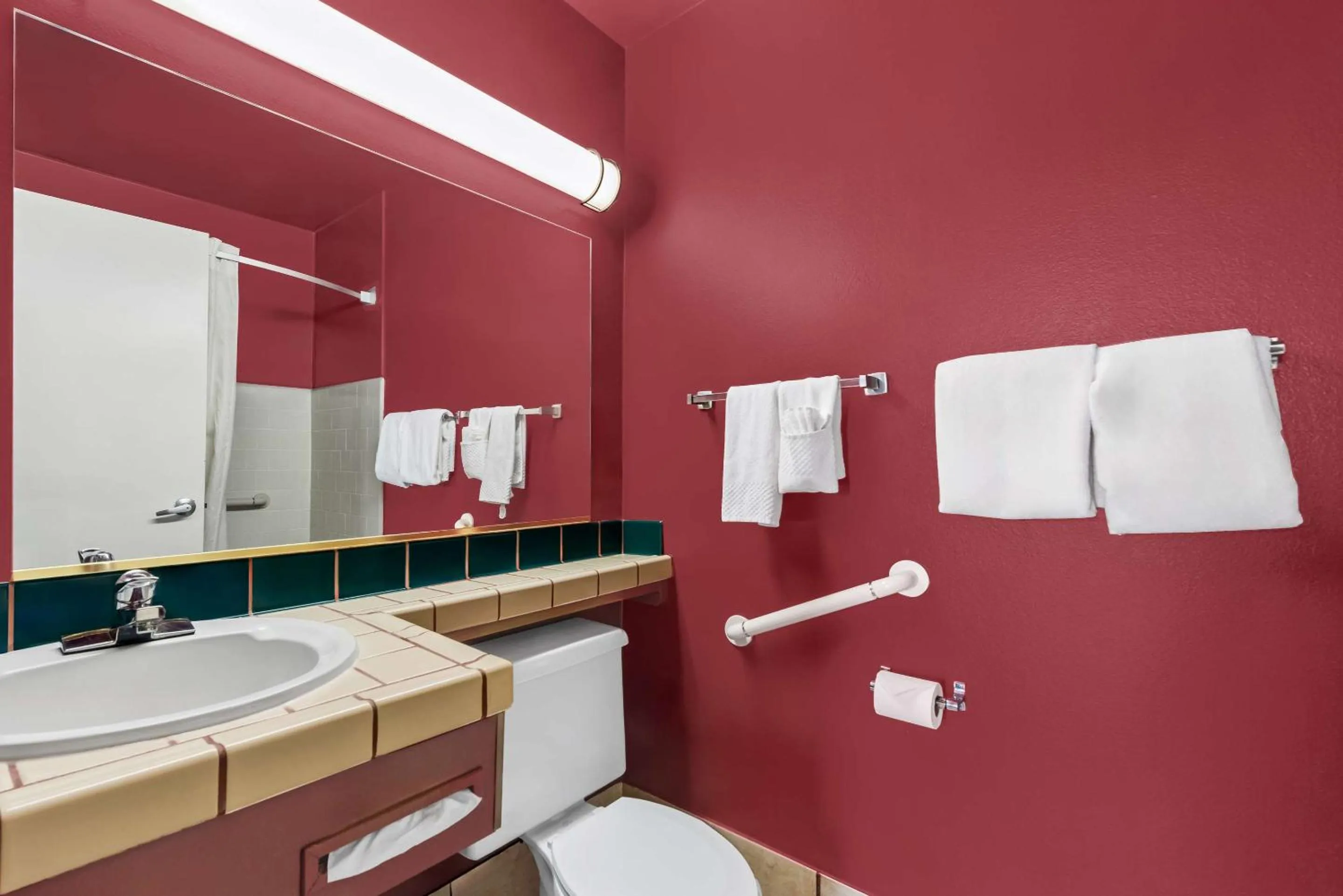 Bedroom in Econo Lodge Fallon Naval Air Station Area