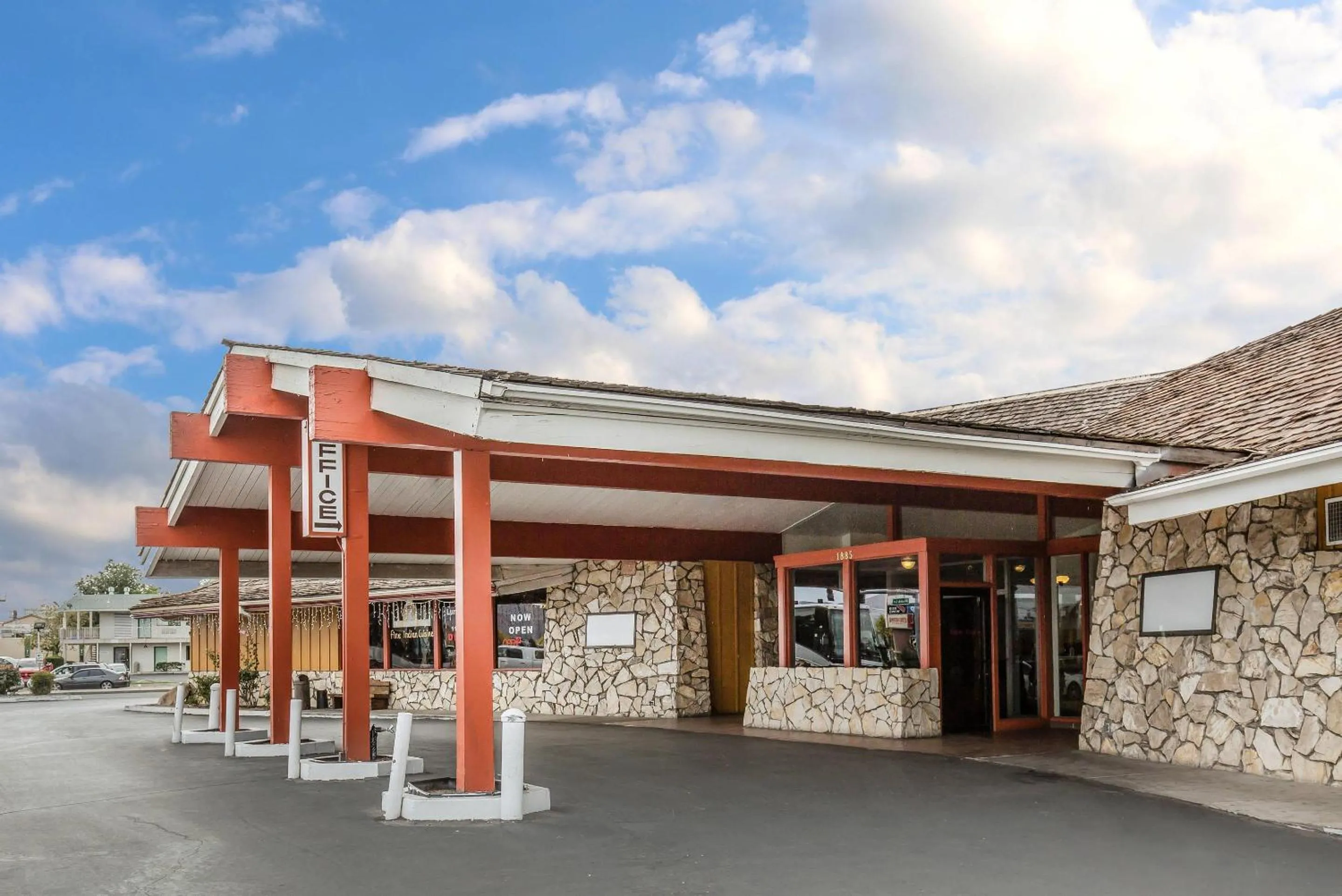 Property building in Econo Lodge Near Reno-Sparks Convention Center