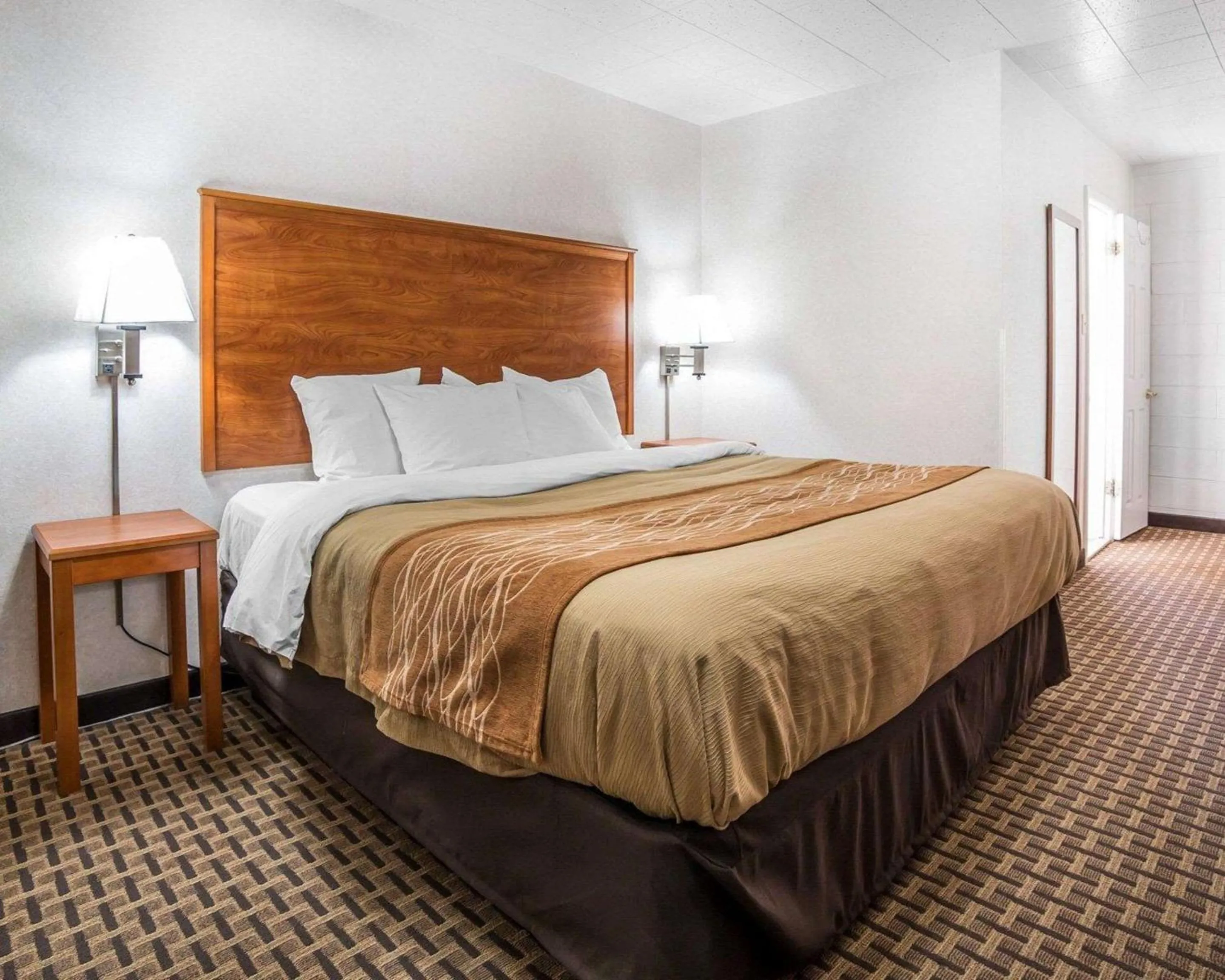 Photo of the whole room, Bed in Rodeway Inn Elko Downtown Area