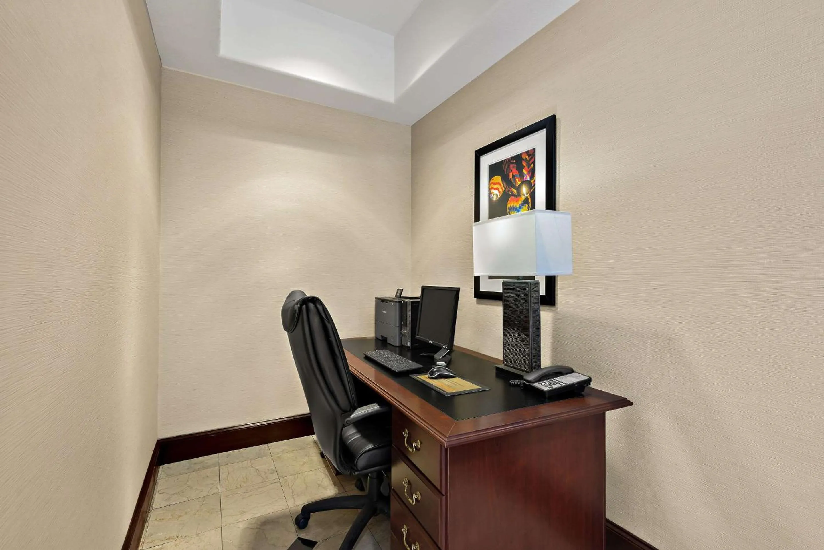 Business facilities in Comfort Inn & Suites Airport Convention Center