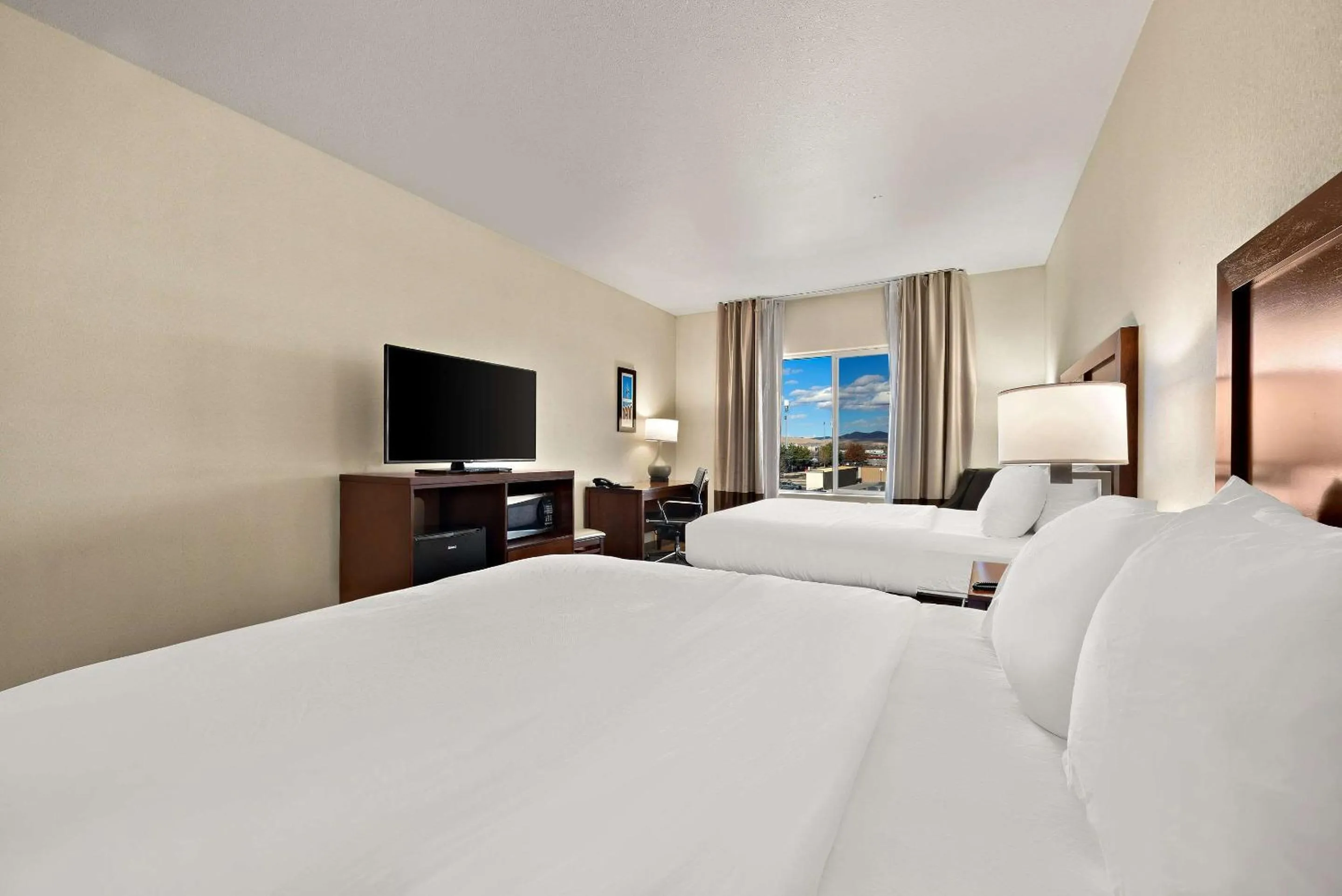 Bedroom, Bed in Comfort Inn & Suites Airport Convention Center