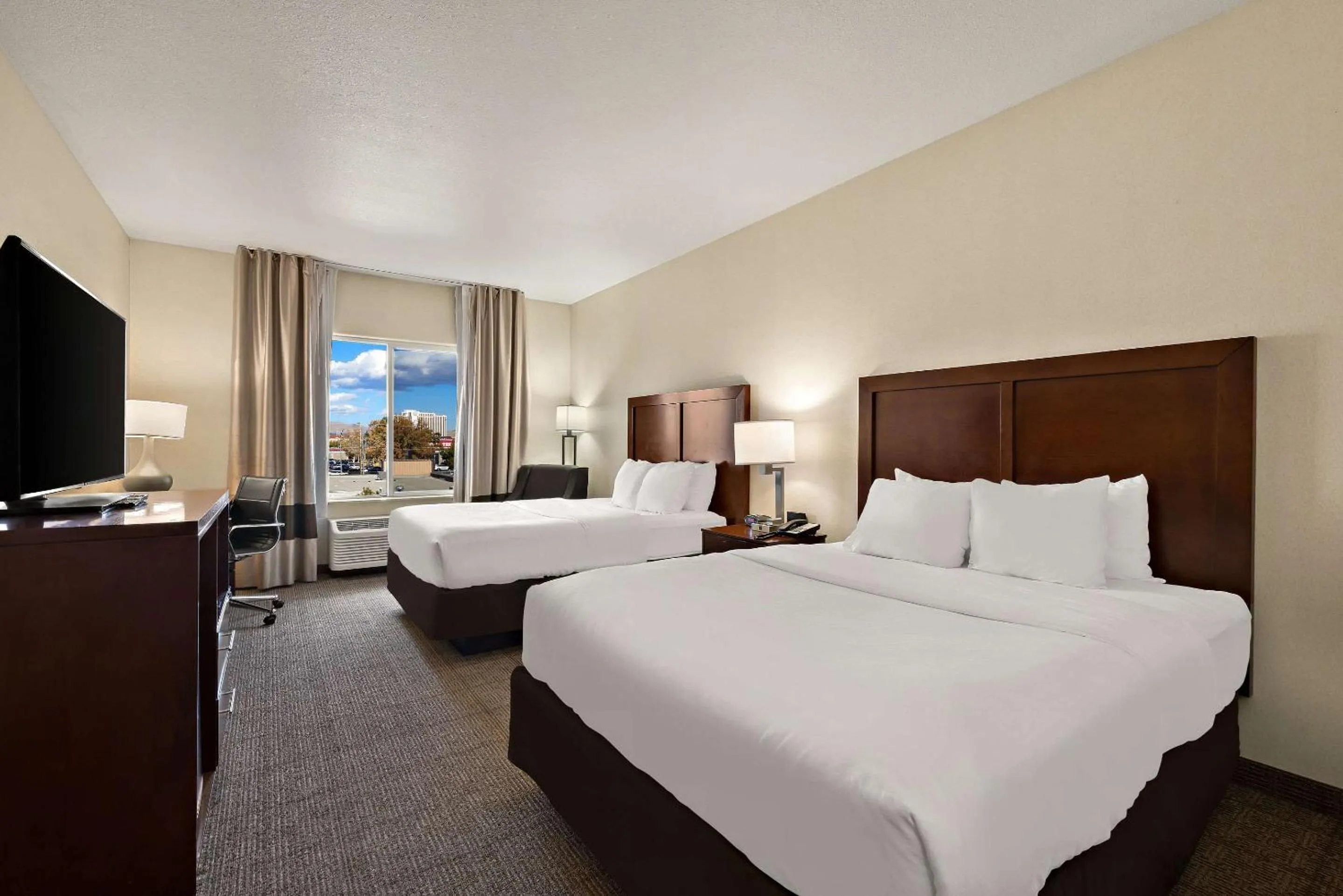 Bedroom, Bed in Comfort Inn & Suites Airport Convention Center