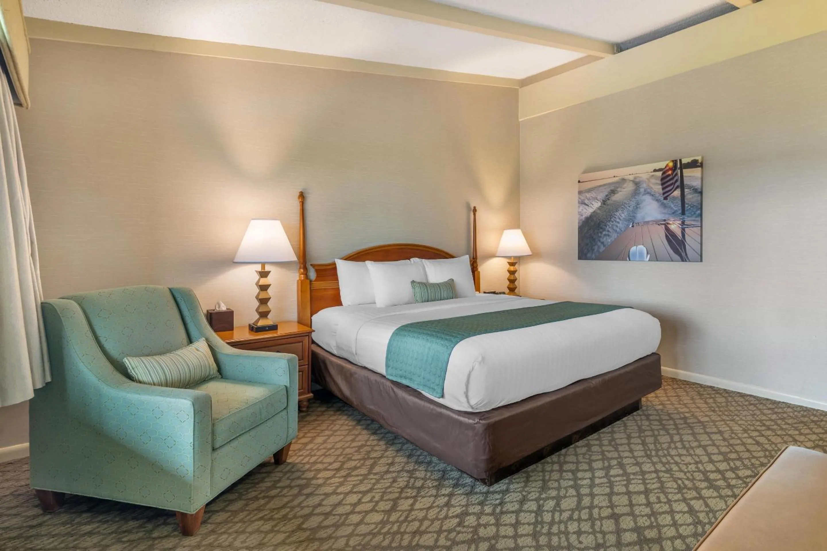 Bedroom, Bed in The Inn at Gran View Ogdensburg, an Ascend Collection Hotel