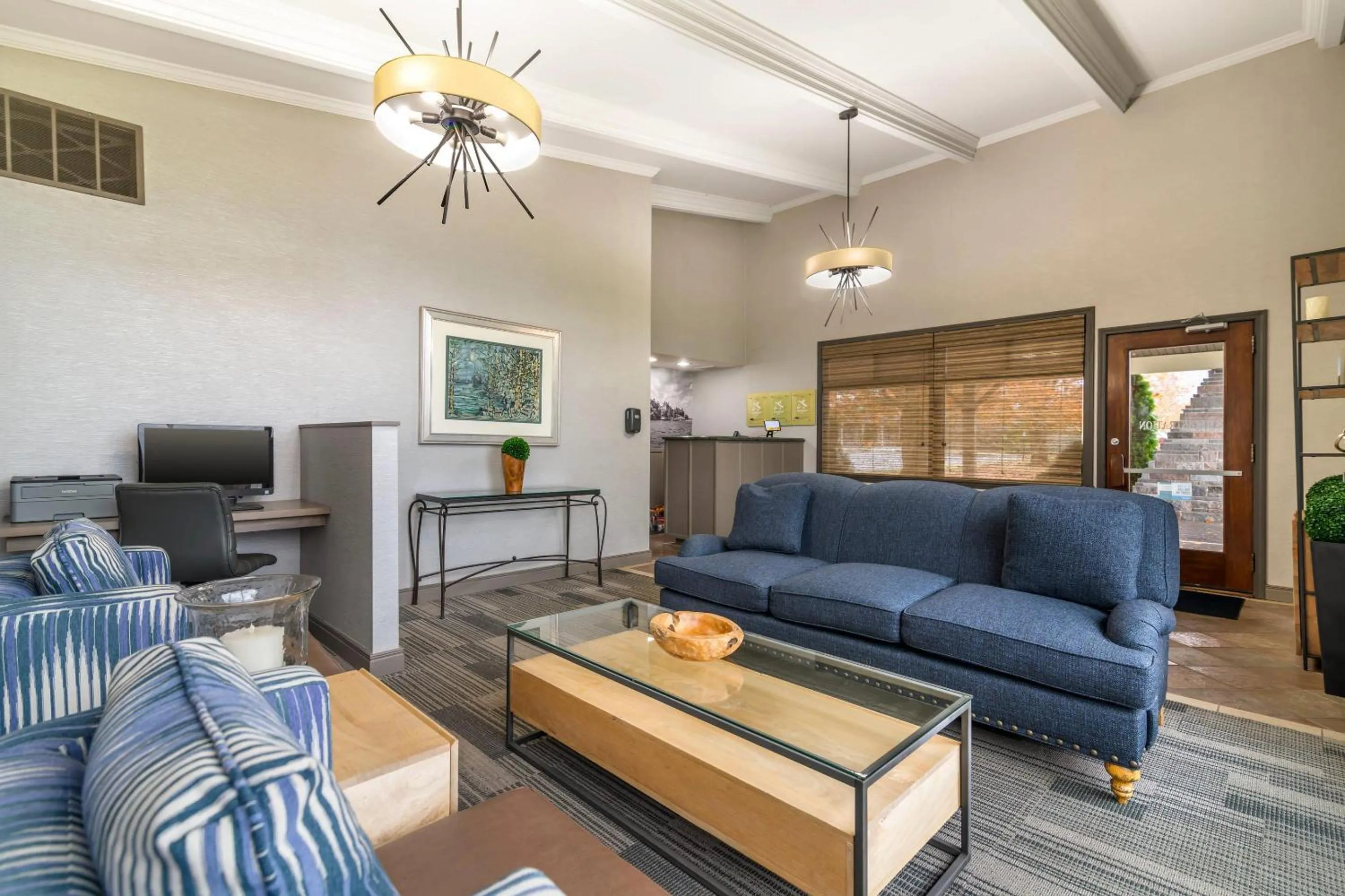 Lobby or reception in The Inn at Gran View Ogdensburg, an Ascend Collection Hotel