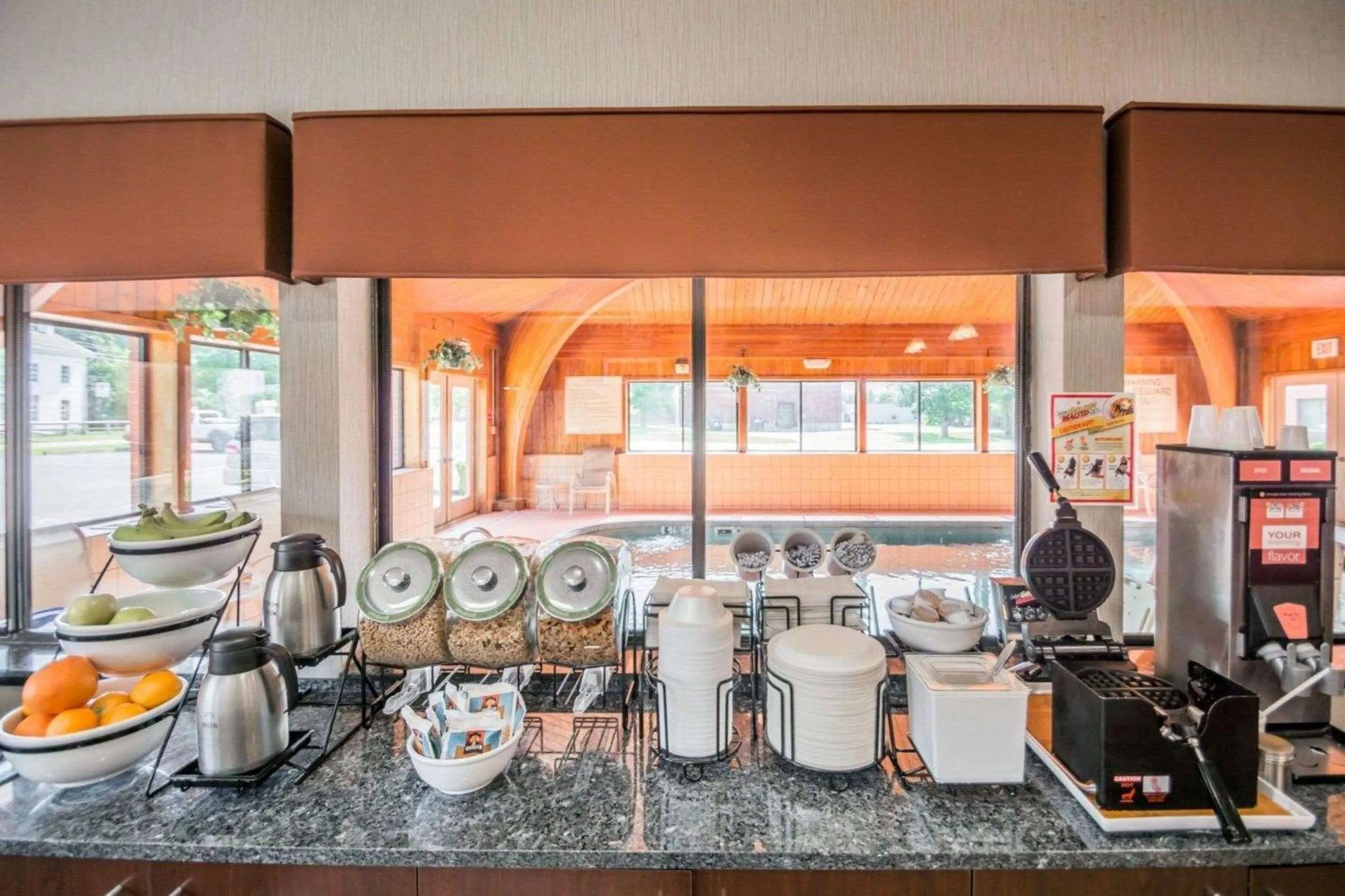 Restaurant/places to eat in Quality Inn Corning