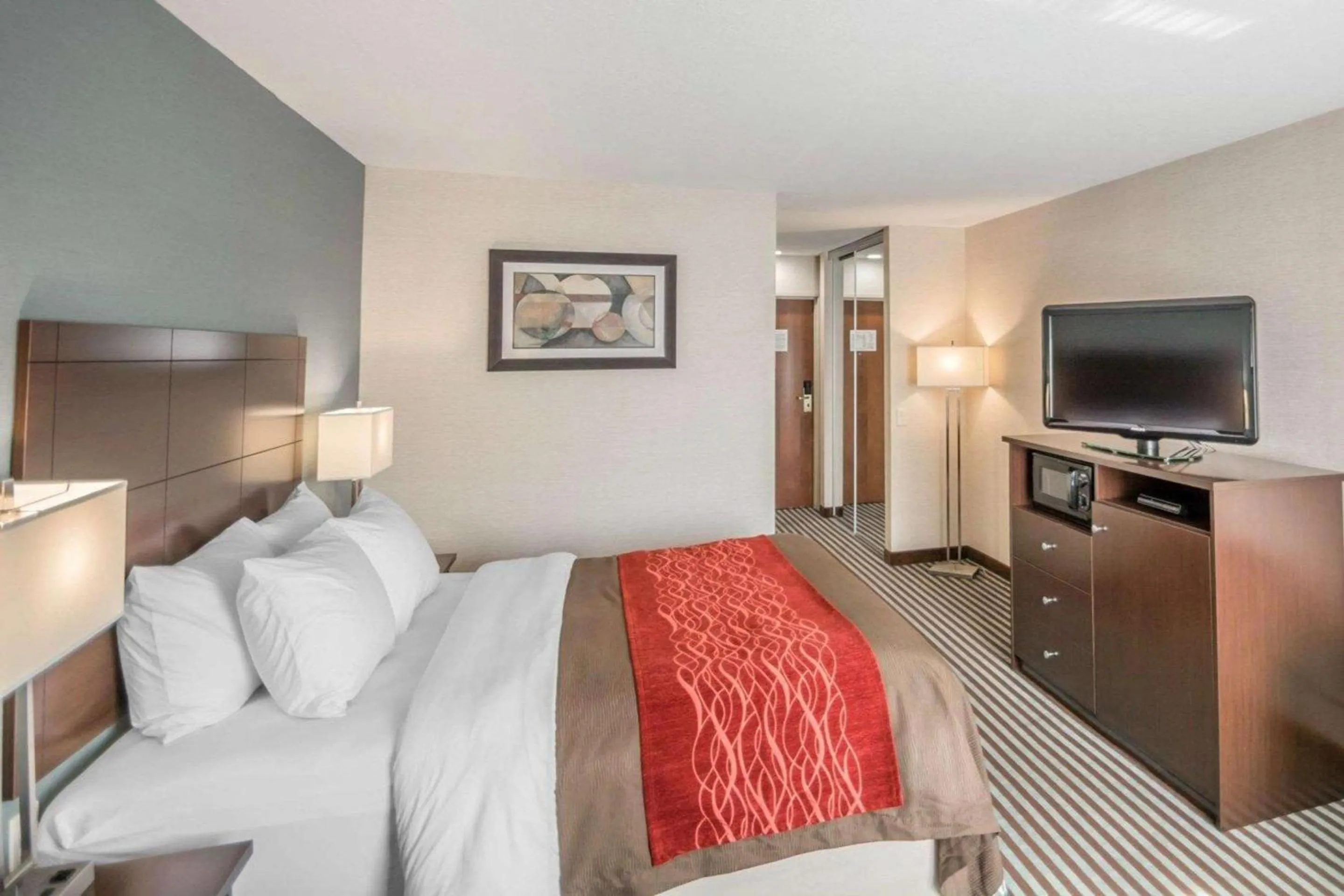 Photo of the whole room, Bed in Quality Inn Corning