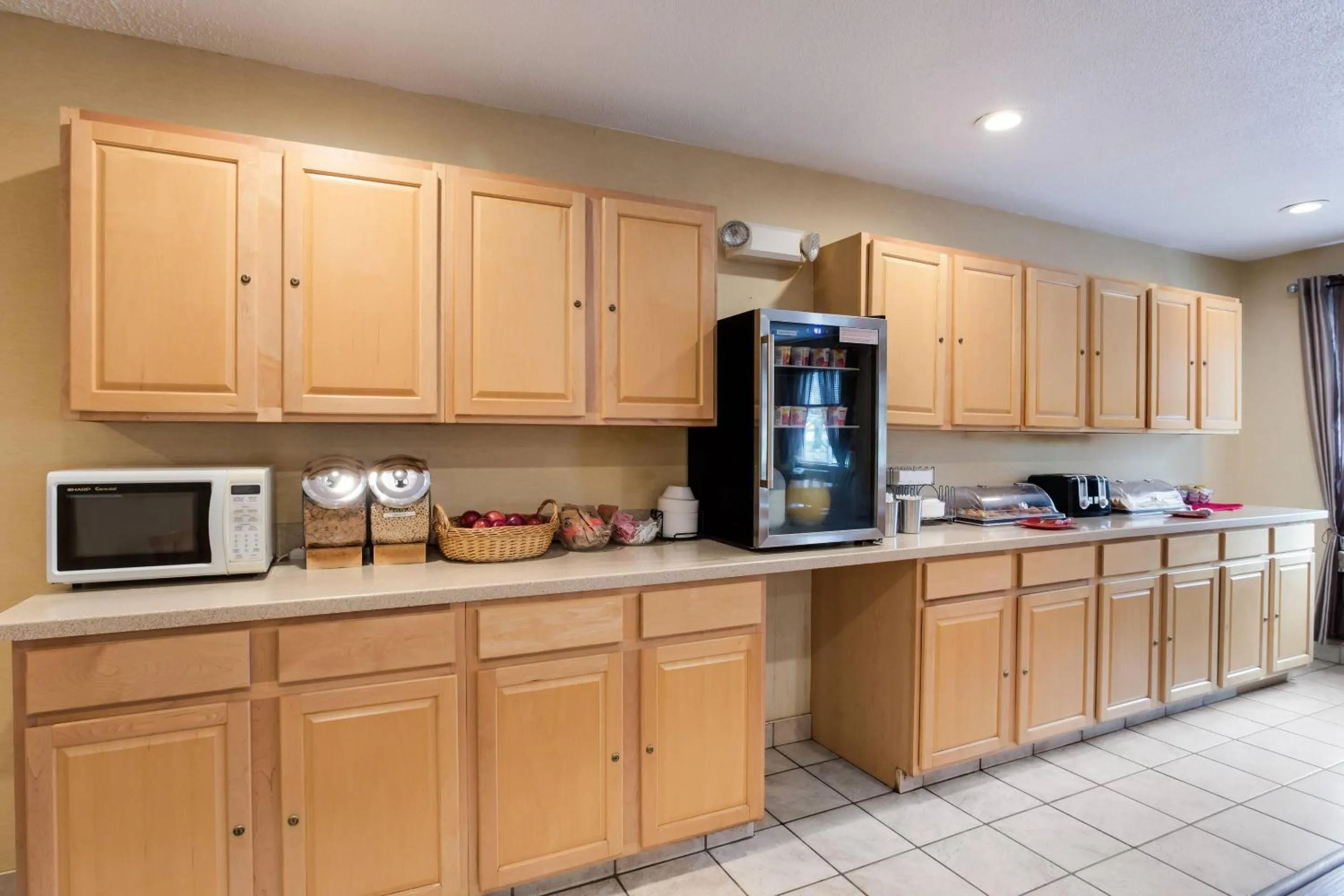 Breakfast in Econo Lodge Painted Post - Corning