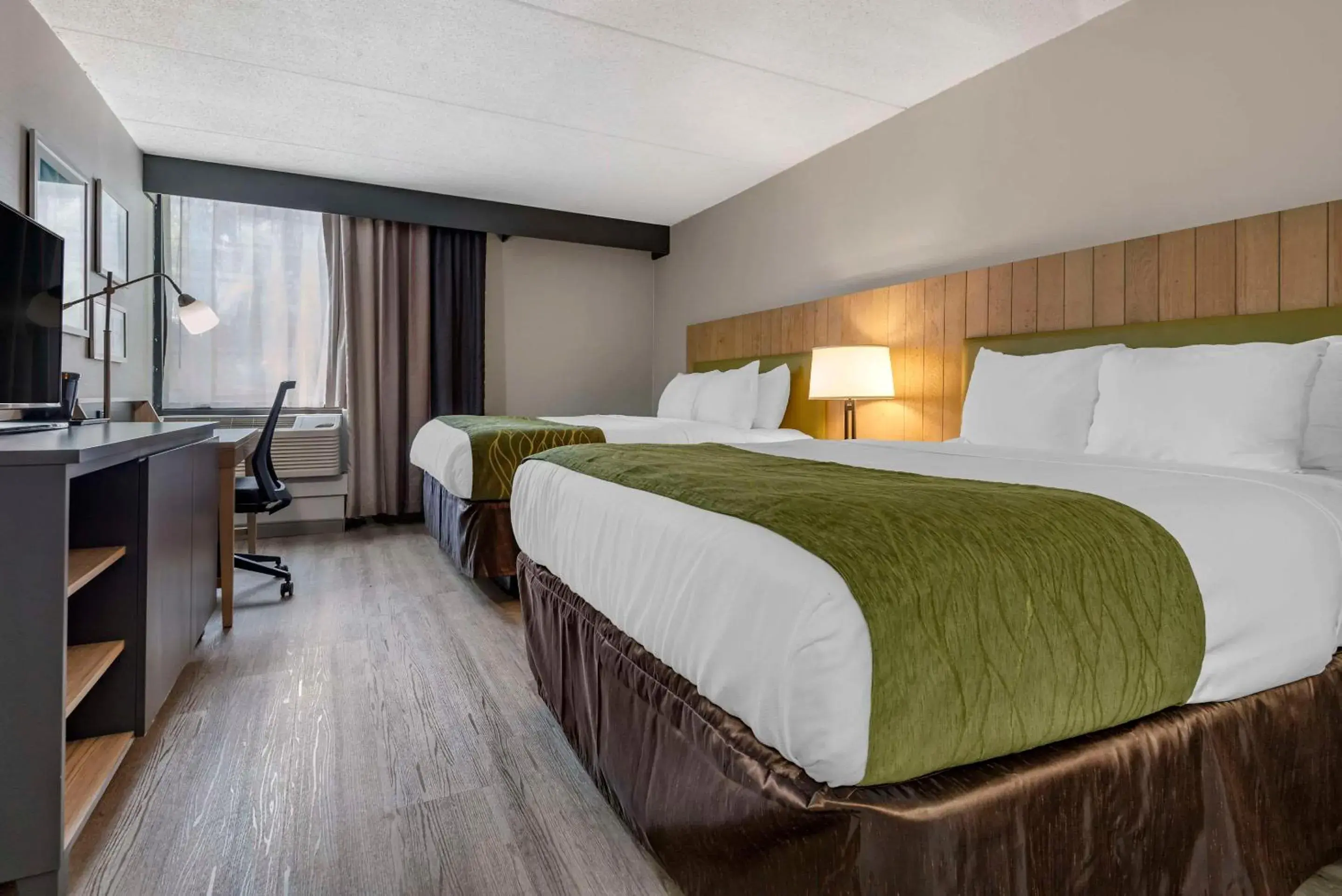 Standard Queen Room with Two Queen Beds - Non Smoking in Comfort Inn & Suites Liverpool - Syracuse North Standard Queen Room with Two Queen Beds - Non Smoking in Comfort Inn & Suites Liverpool - Syracuse North