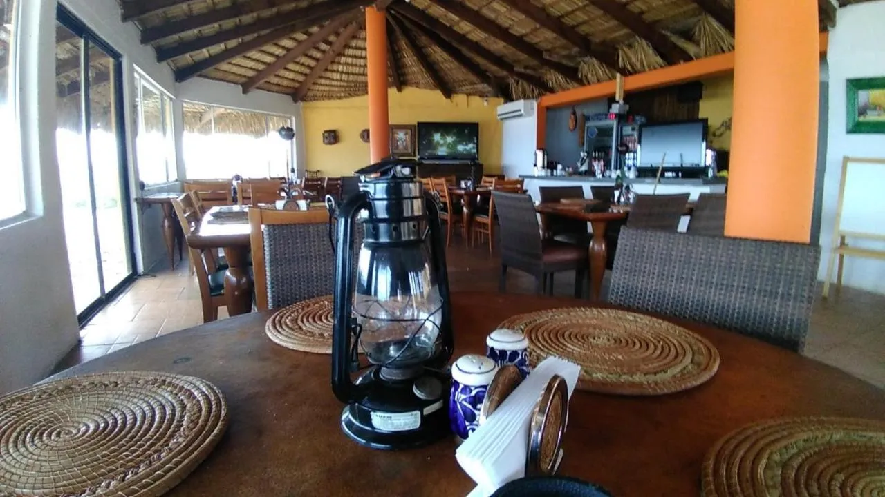 Restaurant/places to eat in Los Vientos Hotel