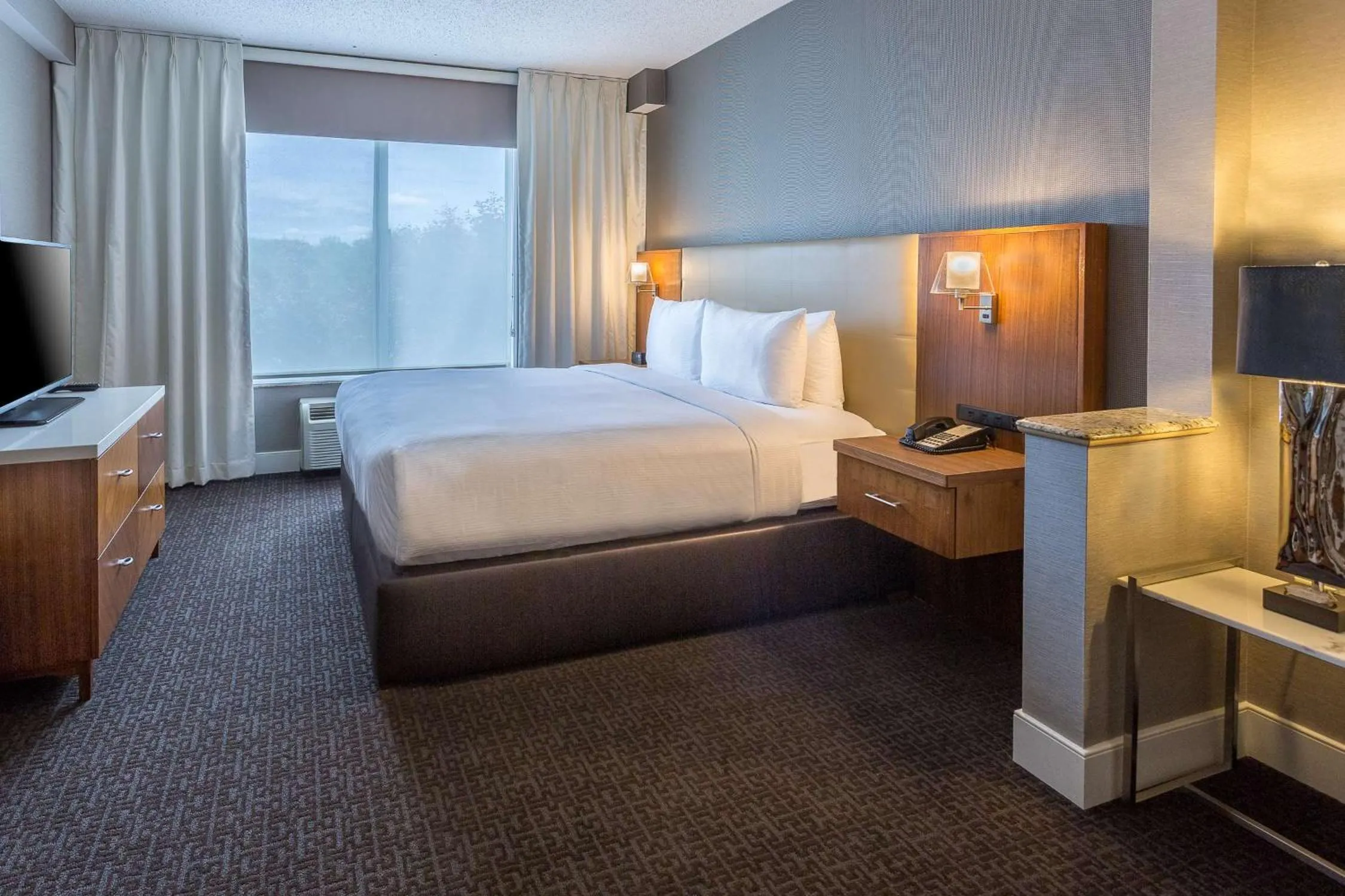 Bed in DoubleTree by Hilton Nanuet