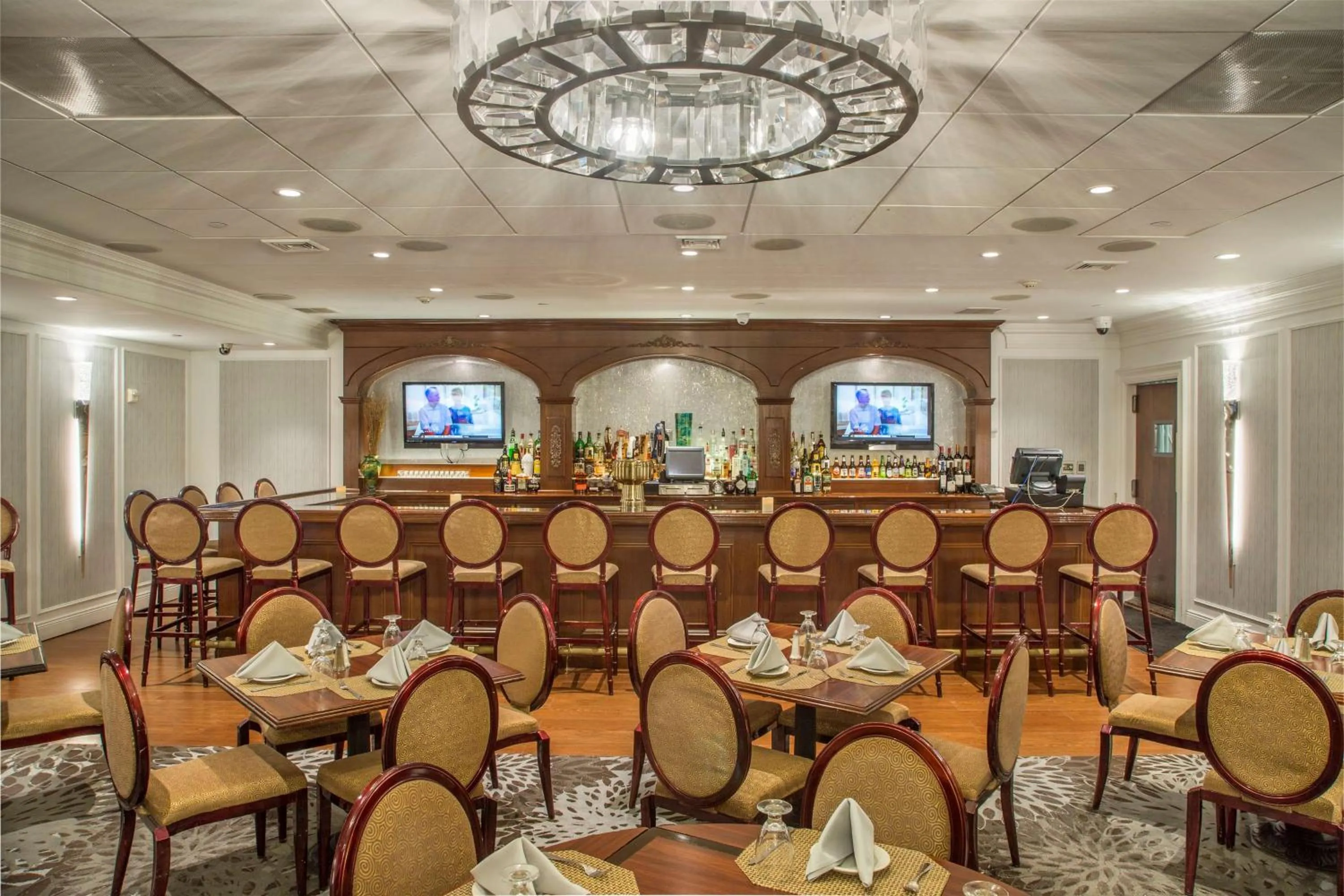 Lounge or bar in DoubleTree by Hilton Nanuet