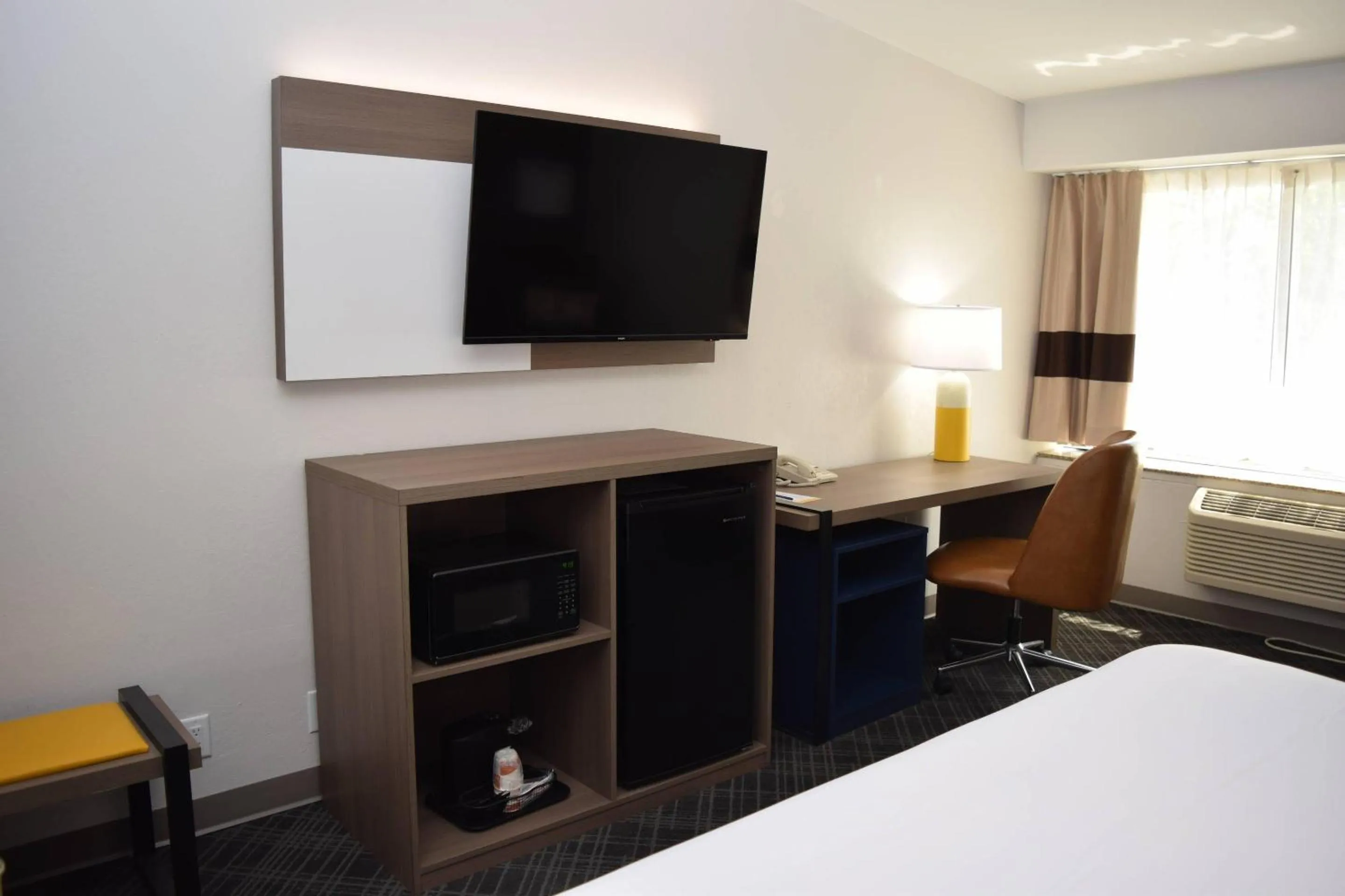 Bedroom, Bed in Comfort Inn & Suites Syracuse-Carrier Circle