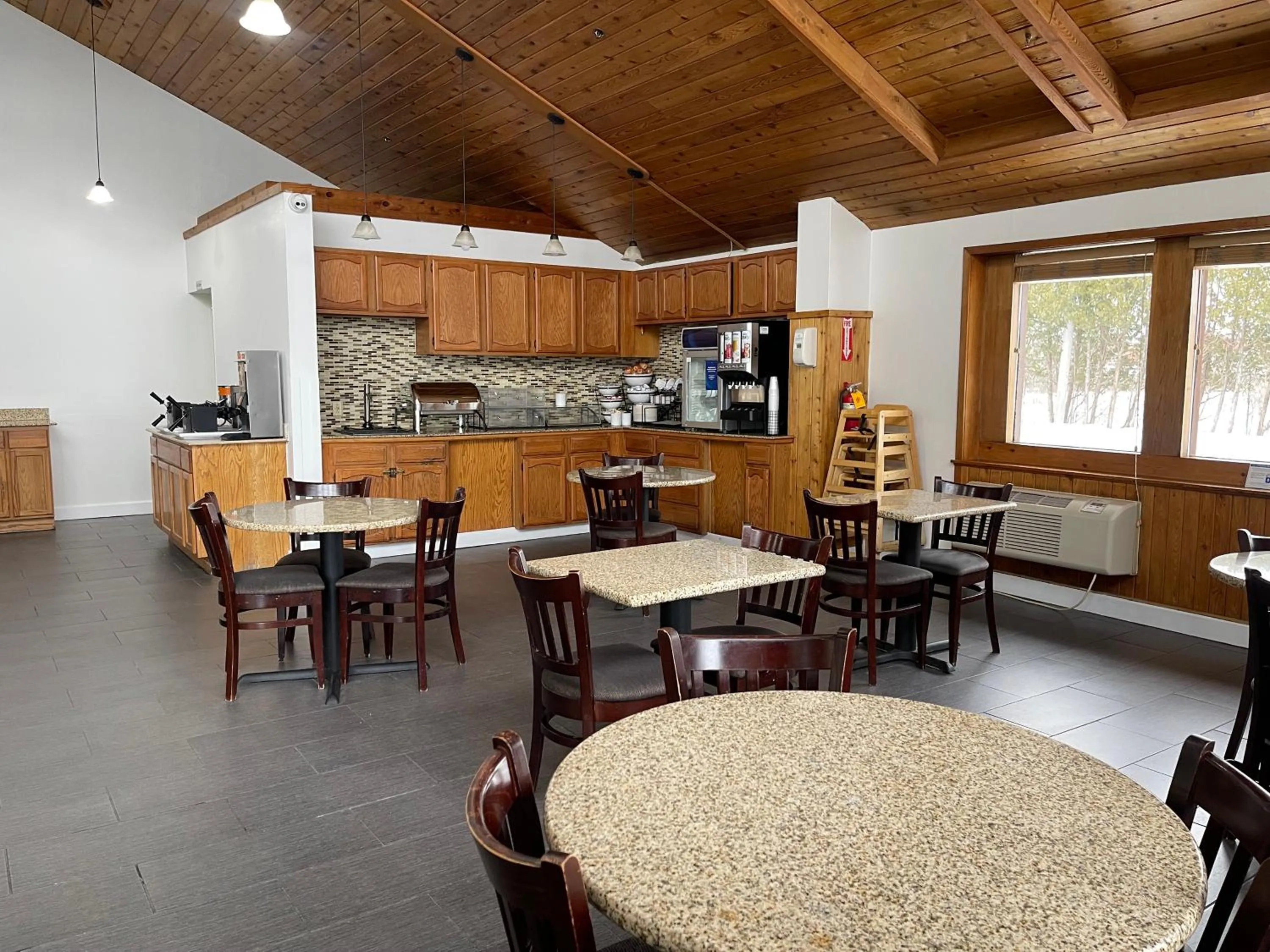 Breakfast in Comfort Inn & Suites Syracuse-Carrier Circle