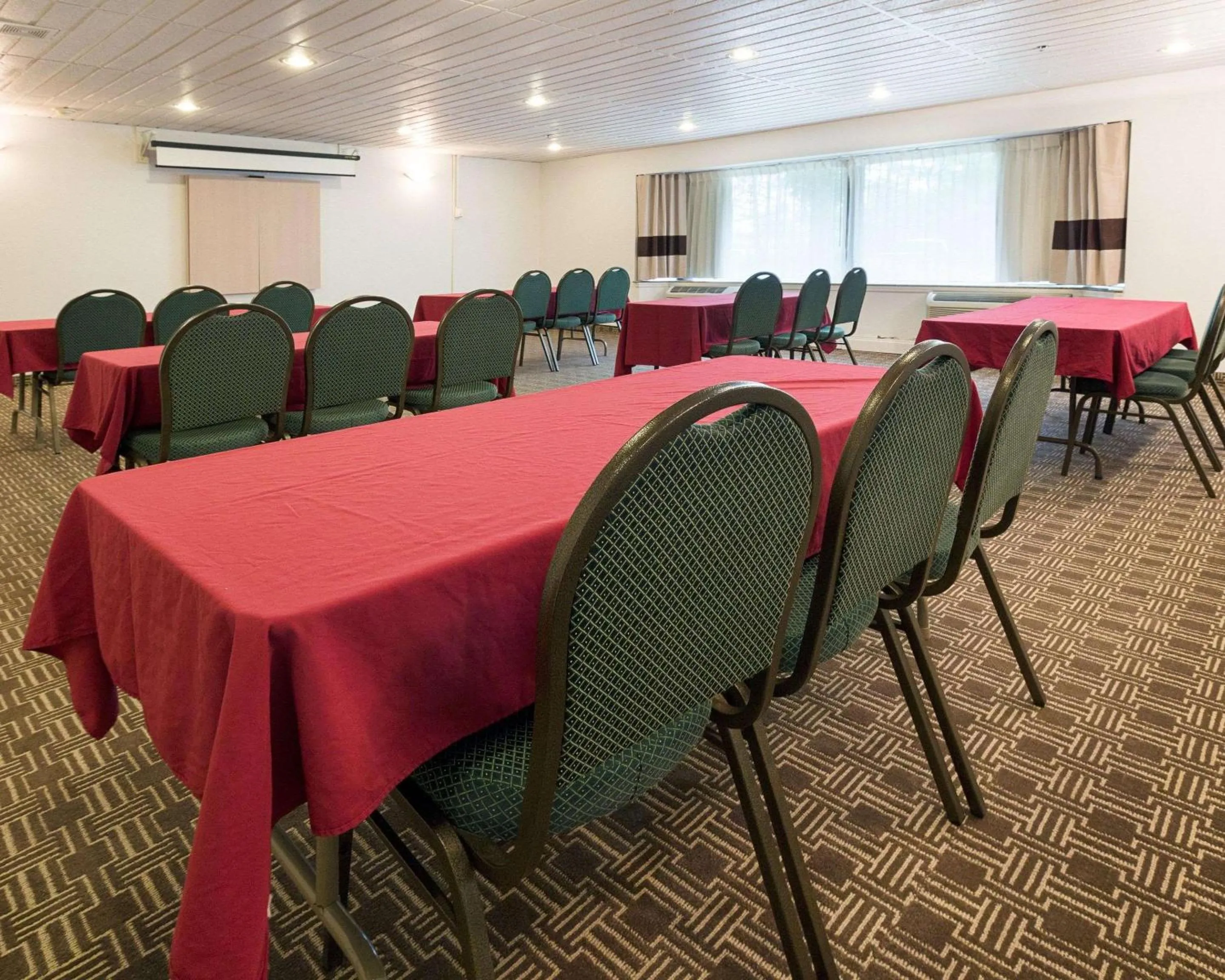 Meeting/conference room in Comfort Inn & Suites Syracuse-Carrier Circle
