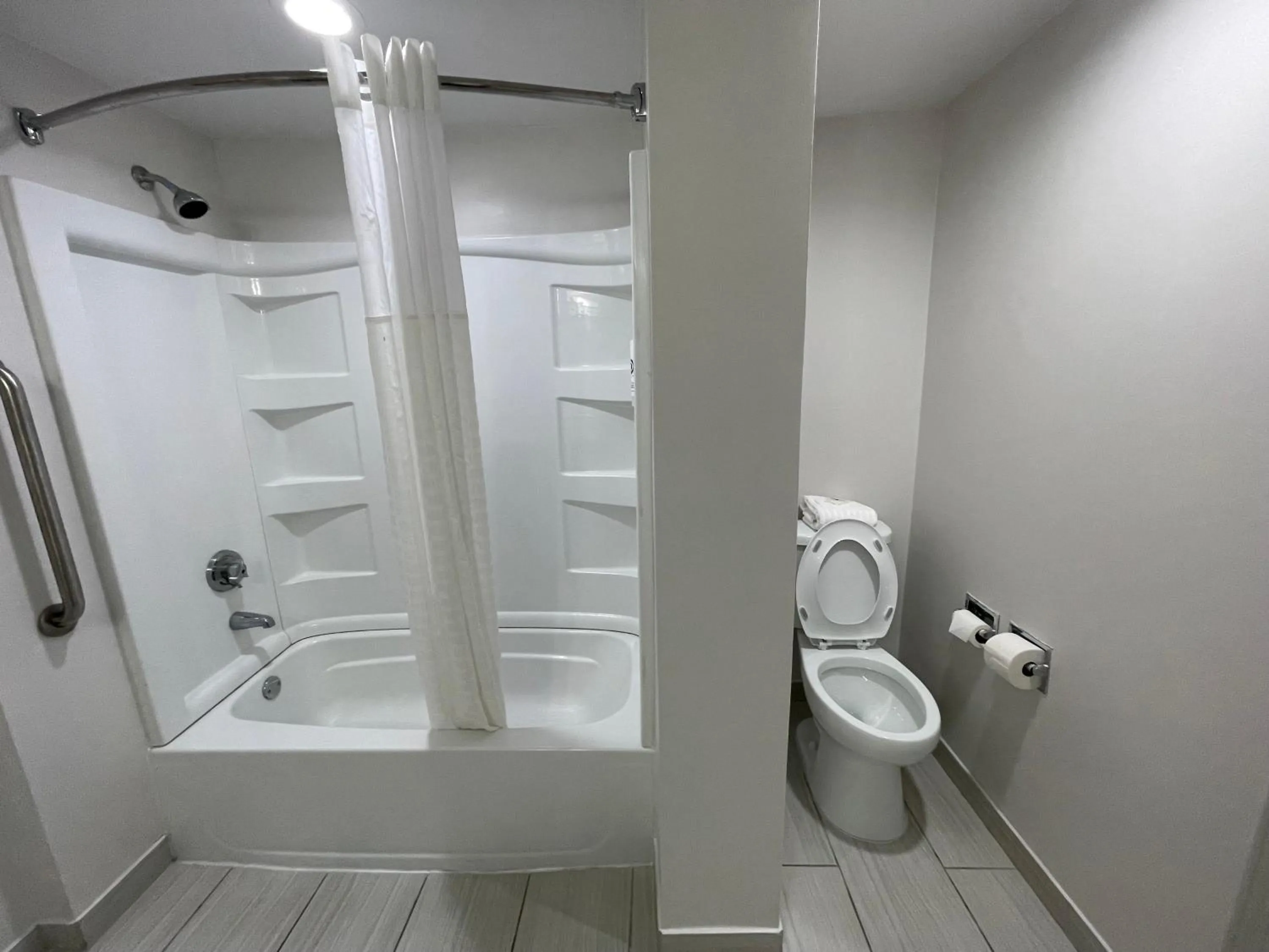 Bathroom in Comfort Inn & Suites Syracuse-Carrier Circle