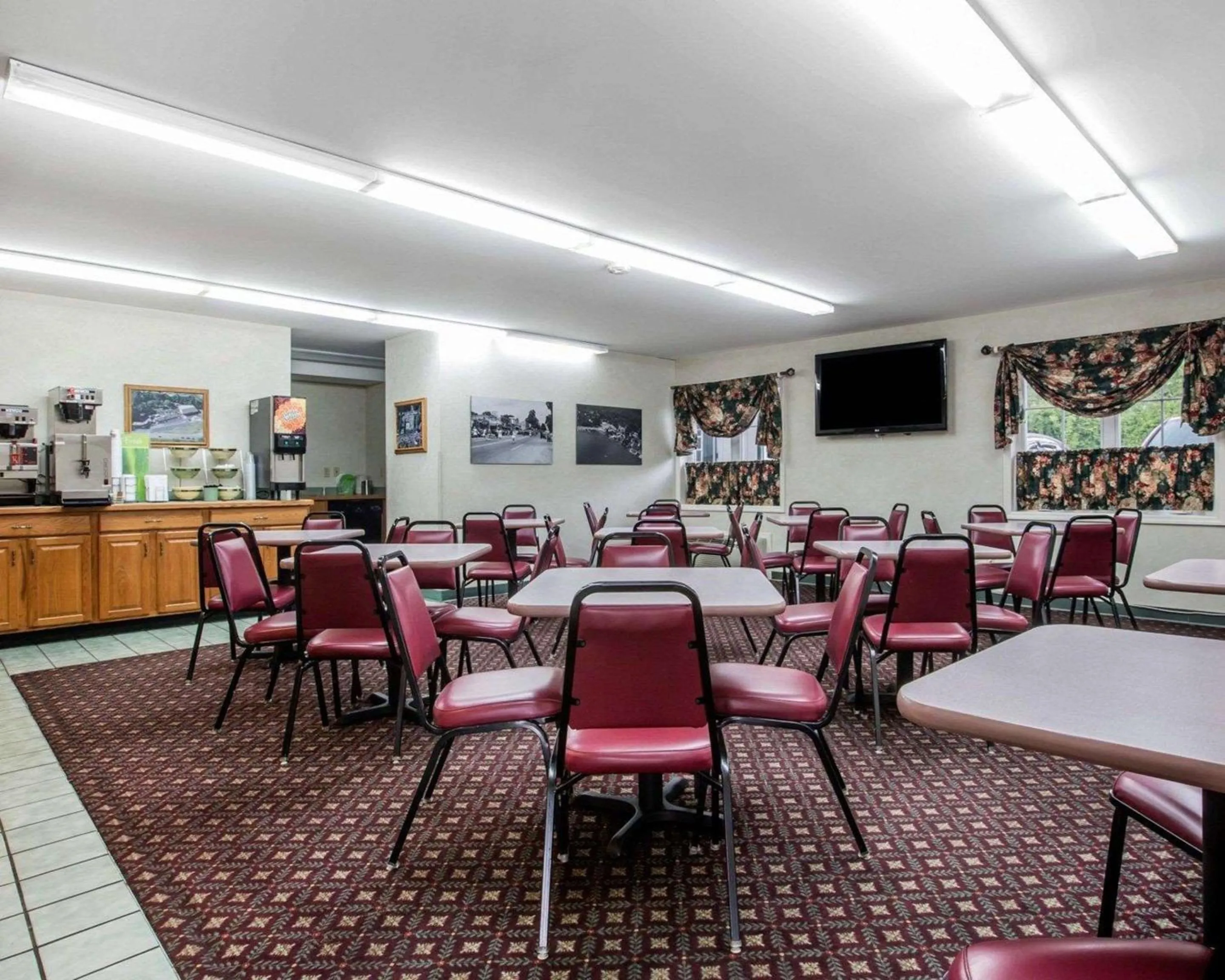 Restaurant/places to eat in Quality Inn Lake George