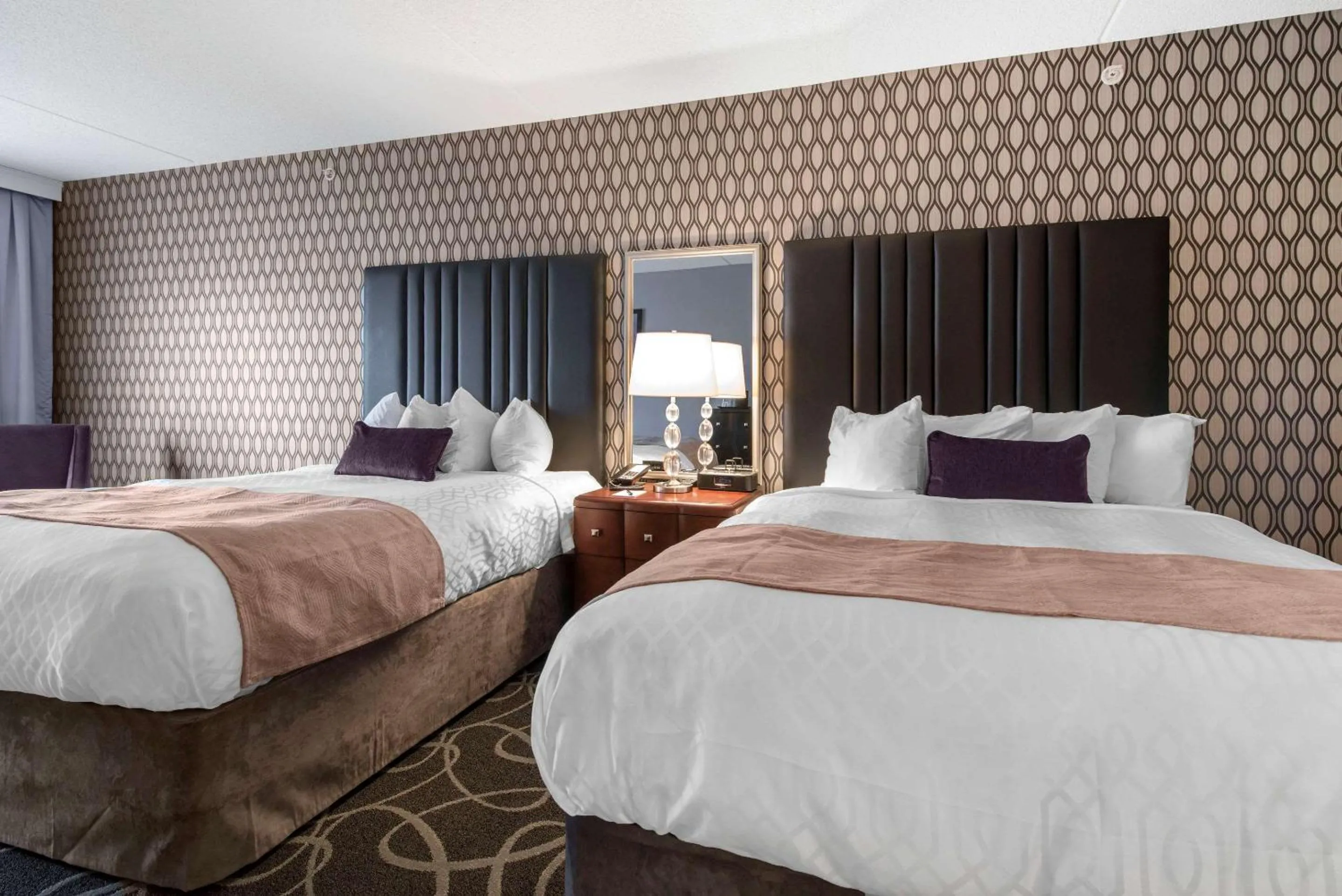 Photo of the whole room, Bed in Park Manor Hotel