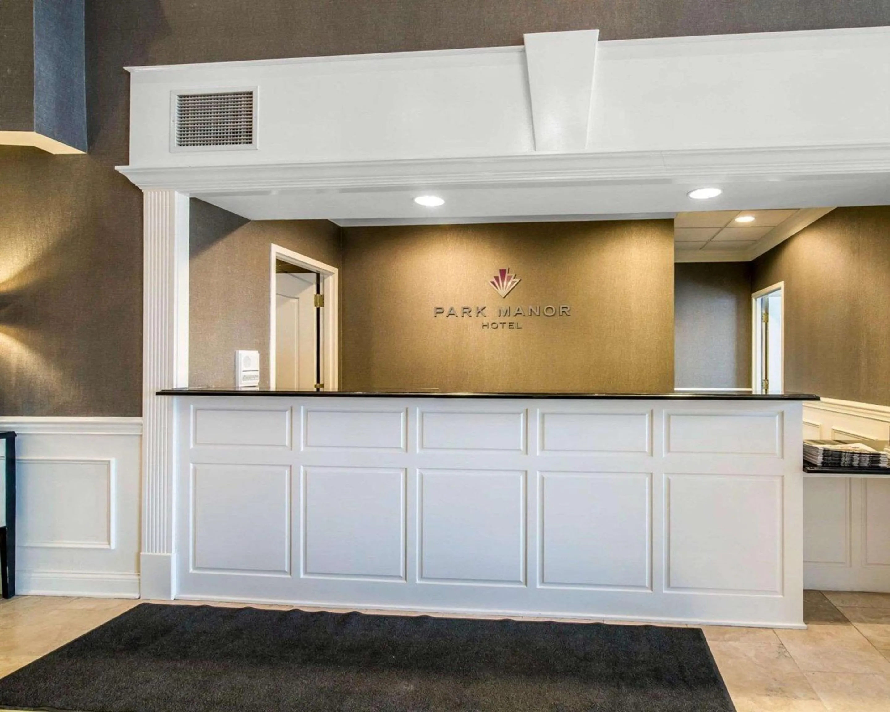 Lobby or reception in Park Manor Hotel