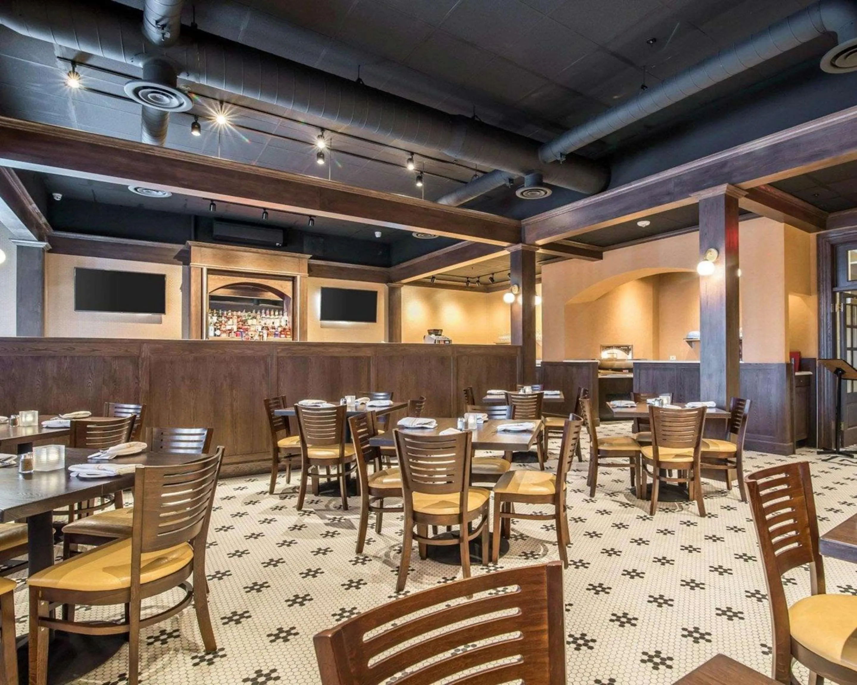 Restaurant/places to eat in Park Manor Hotel