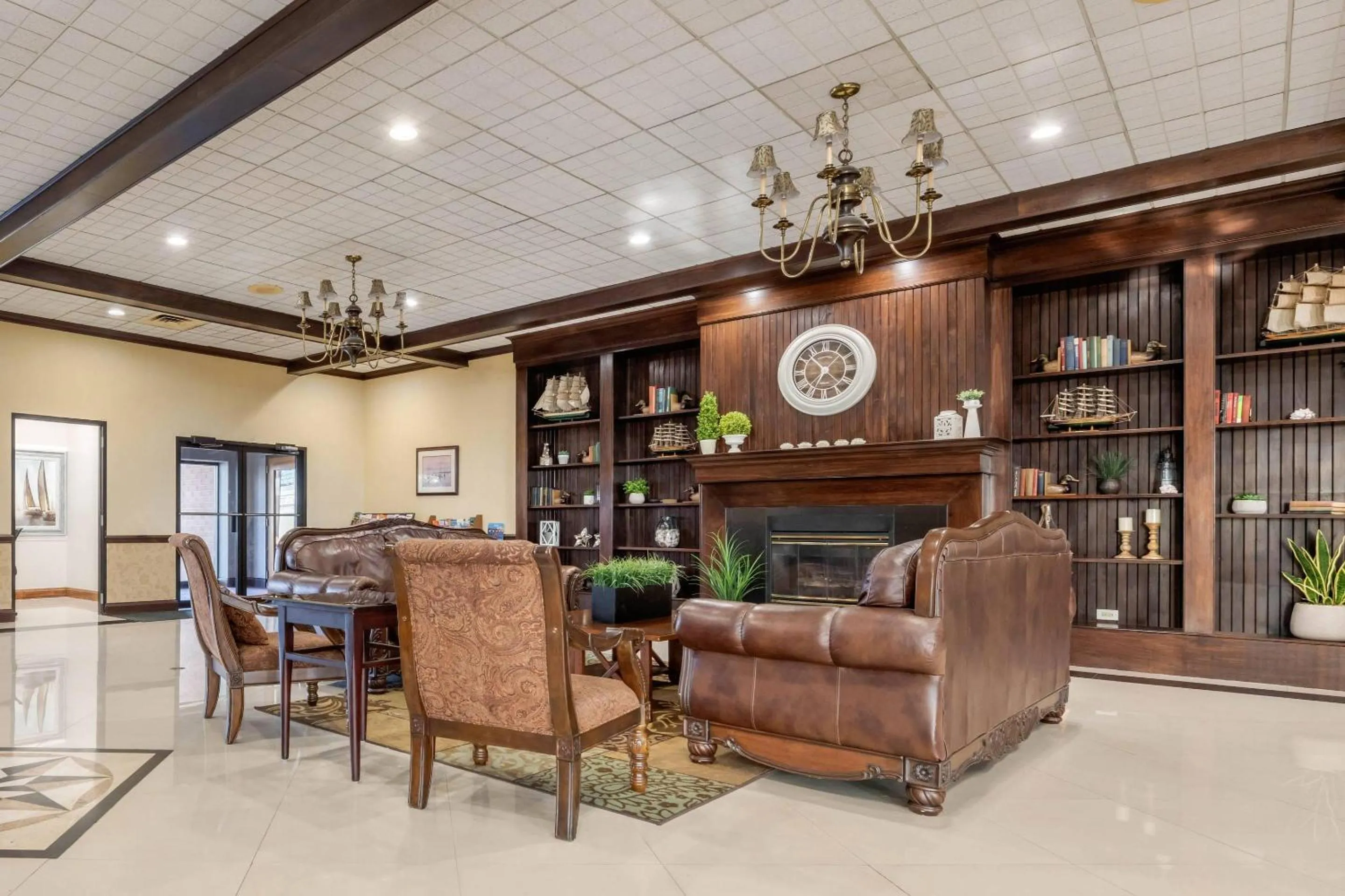 Lobby or reception in Clarion Hotel Conference Center on Lake Erie