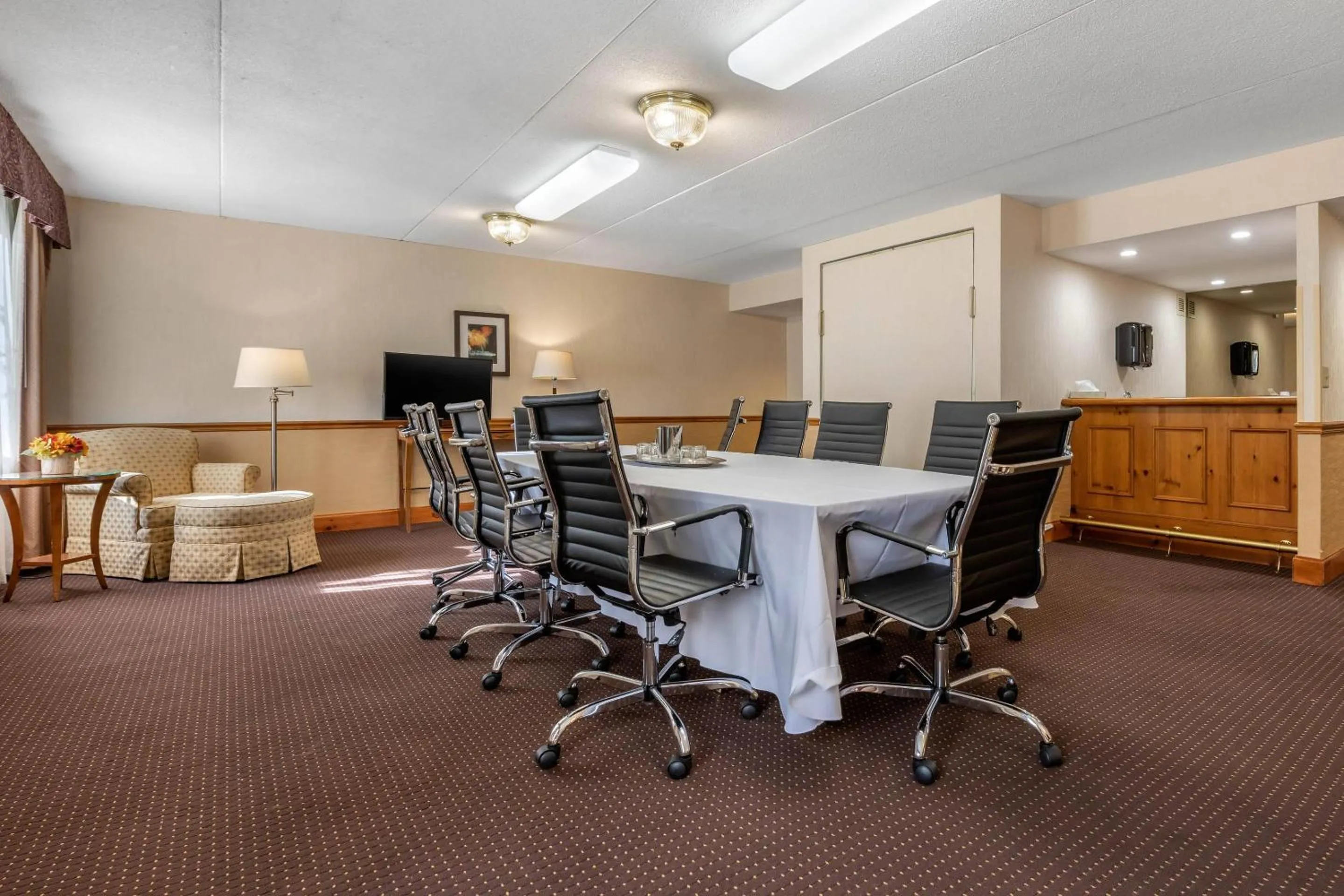 Meeting/conference room in Clarion Hotel Conference Center on Lake Erie