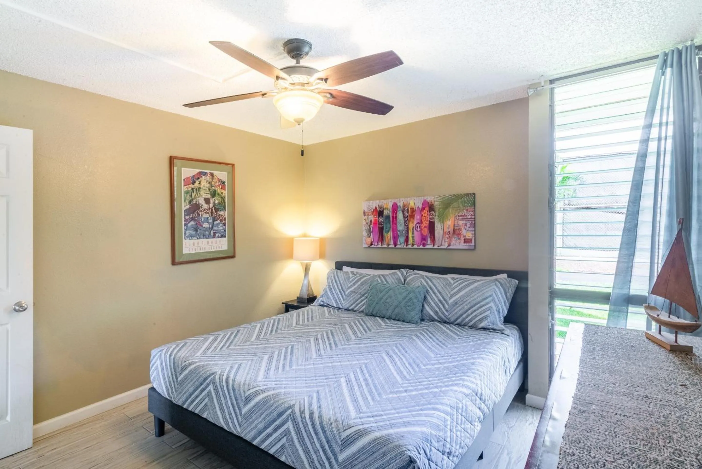 Bed in Wonderful Maui Vista-Kihei Kai Nani Beach Condos