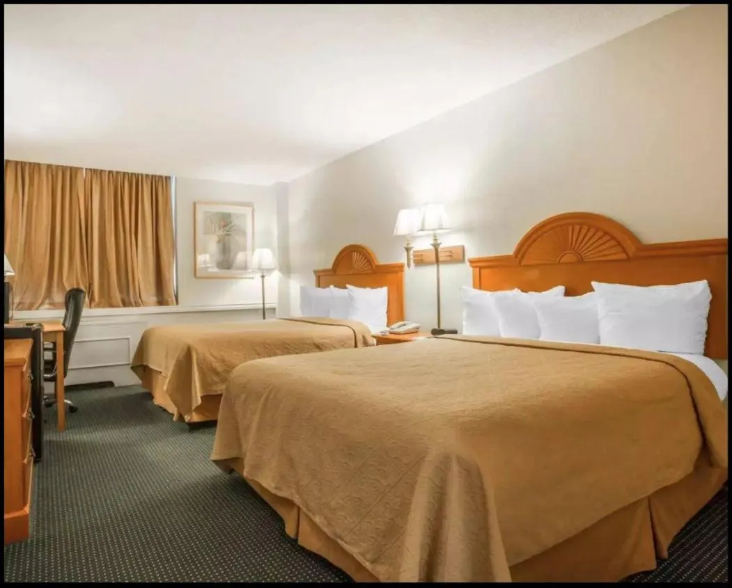 Bed in St Lawrence hotel