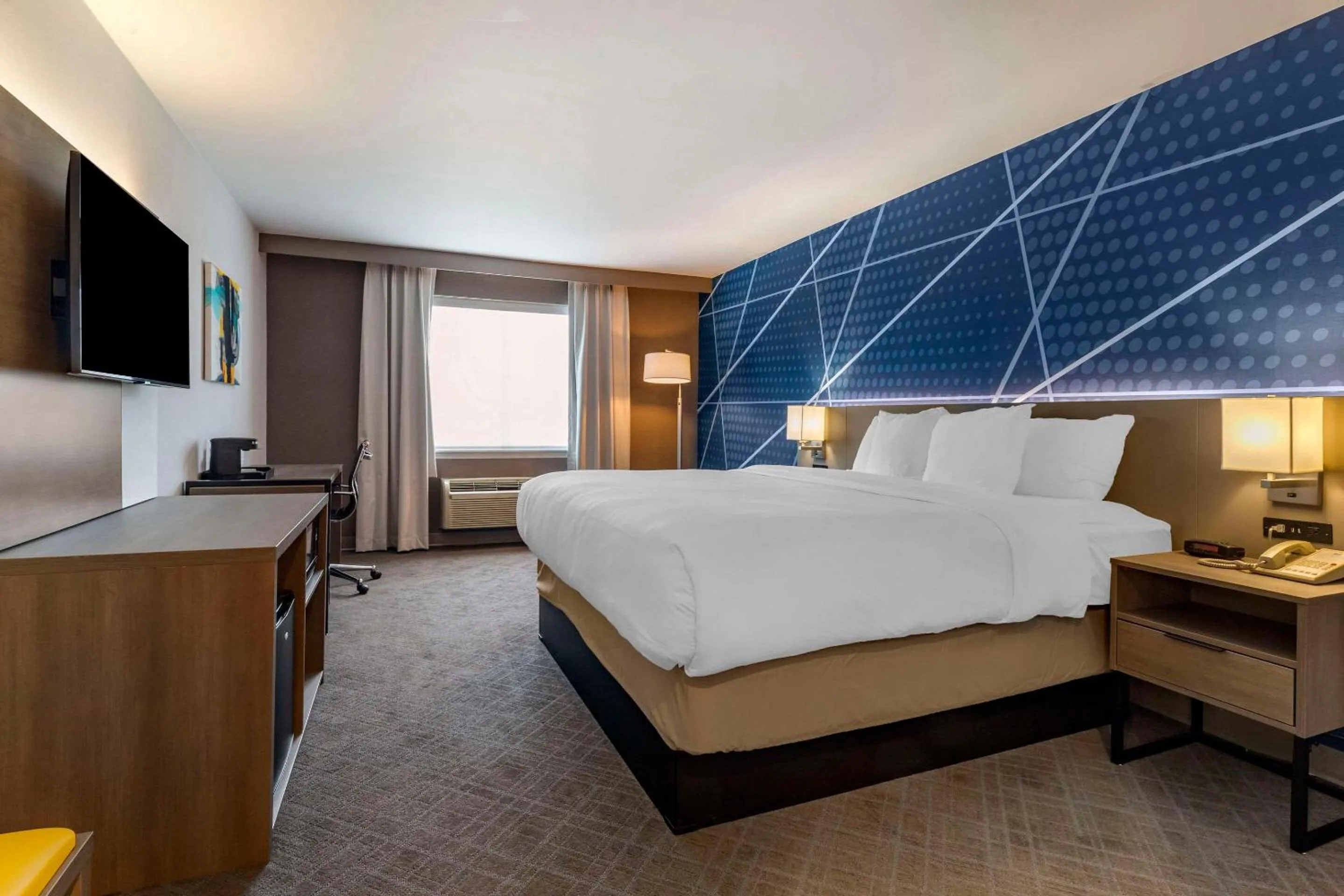 Bedroom, Bed in Comfort Inn & Suites East Greenbush - Albany