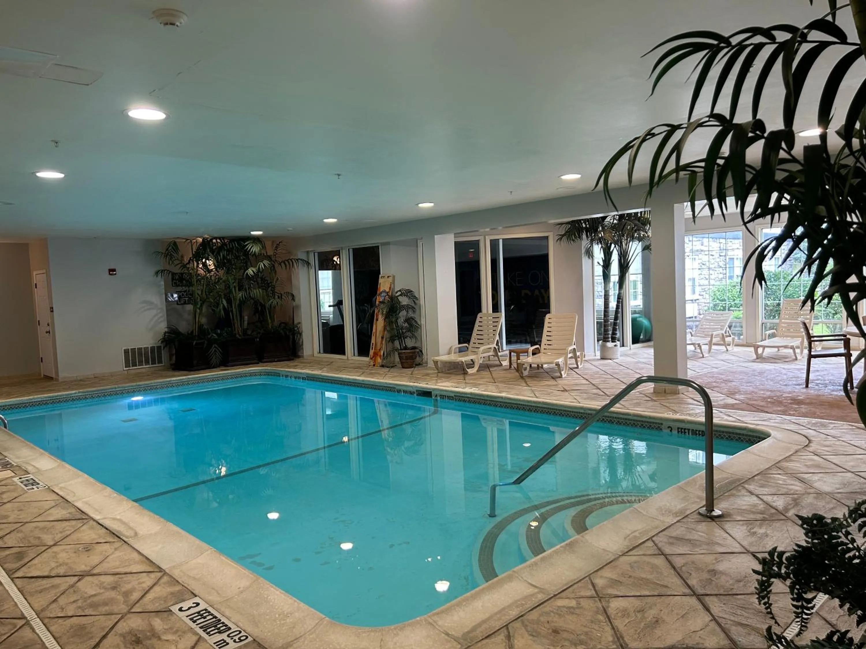 Swimming pool in Comfort Inn & Suites East Greenbush - Albany