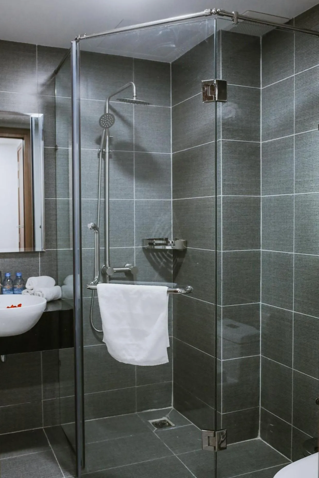 Shower in Larosa Hotel Nha Trang