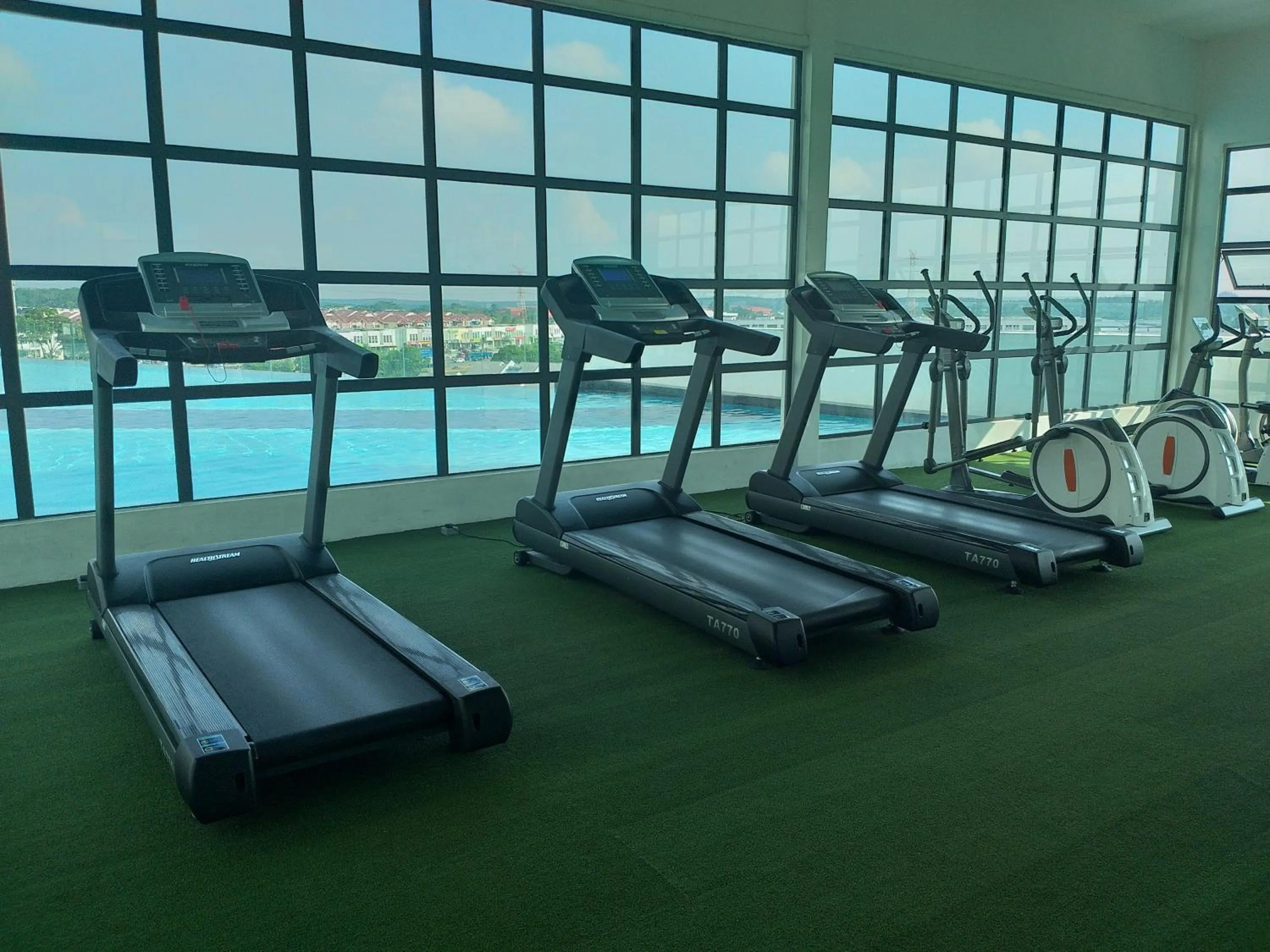 Fitness centre/facilities in Kempas Indah @ The Secret Garden Homestay