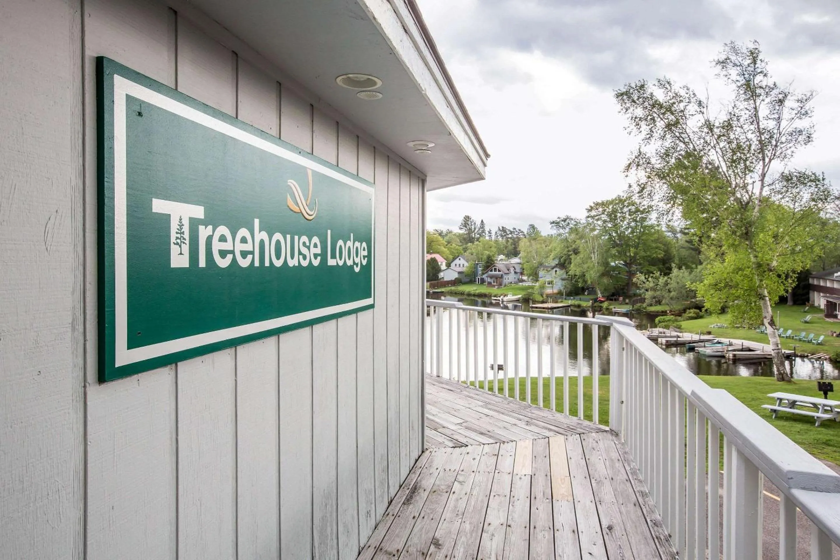 Property building in Quality Inn Lake Placid