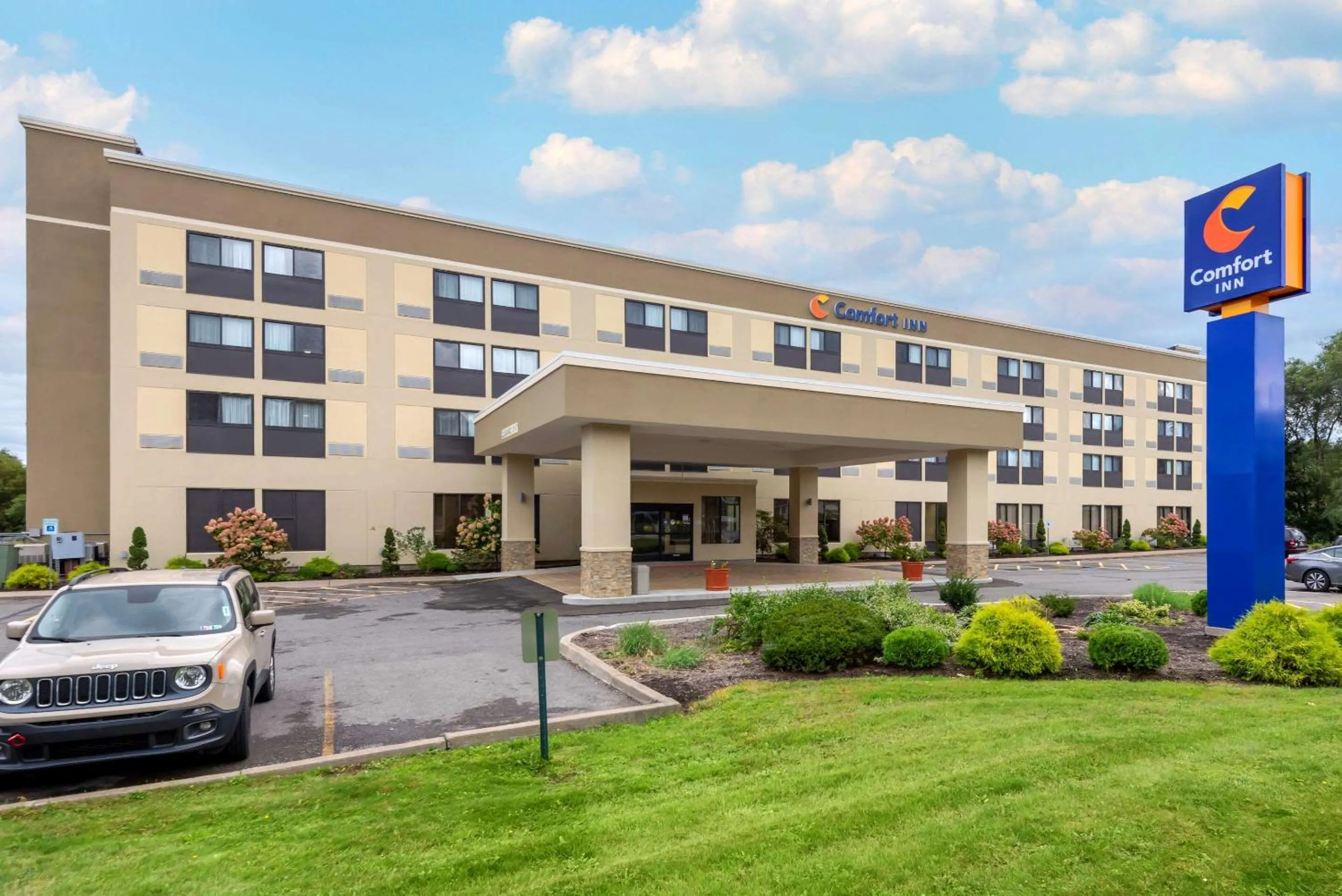 Property building in Comfort Inn Binghamton I-81
