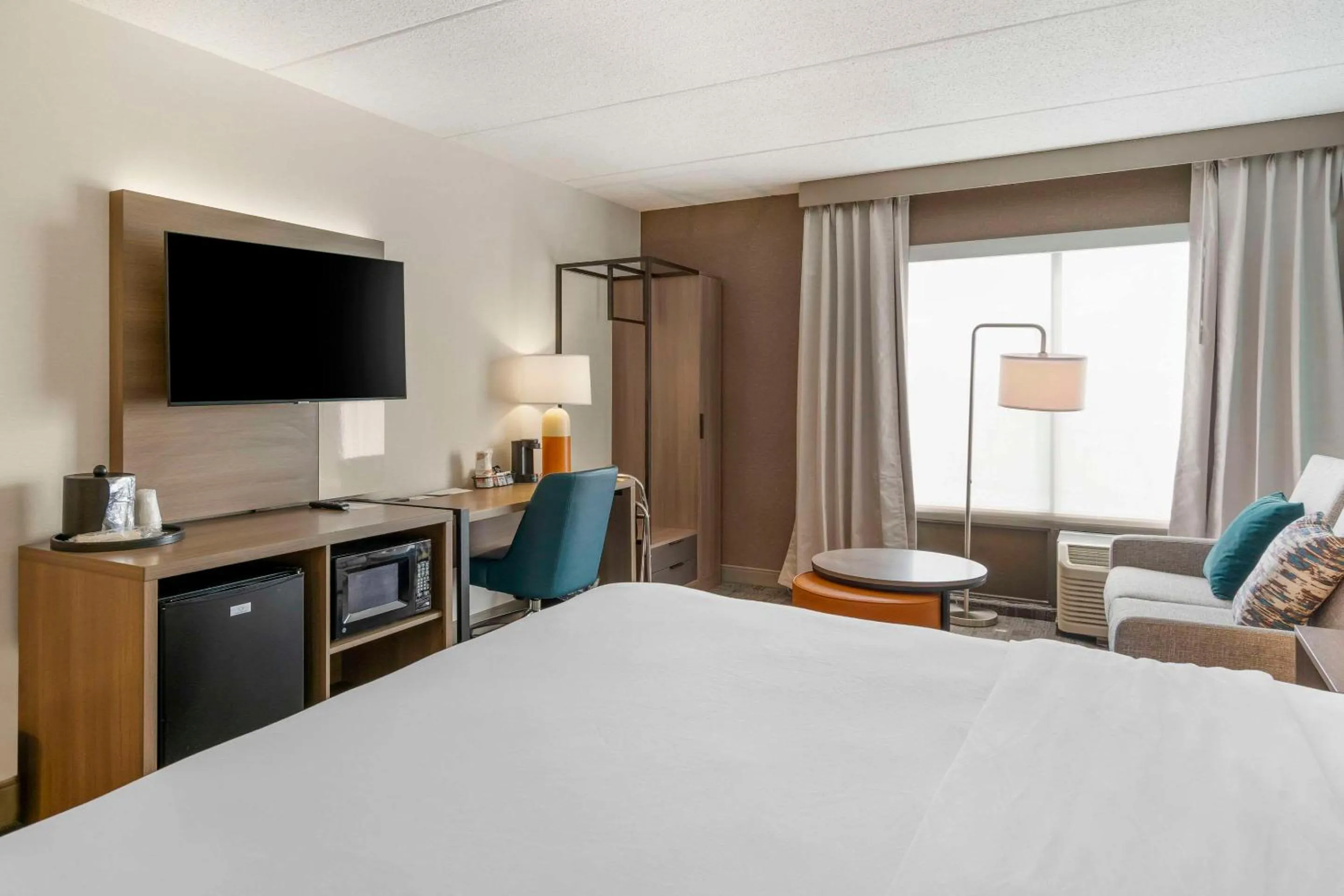 Bedroom, Bed in Comfort Inn & Suites Watertown - 1000 Islands