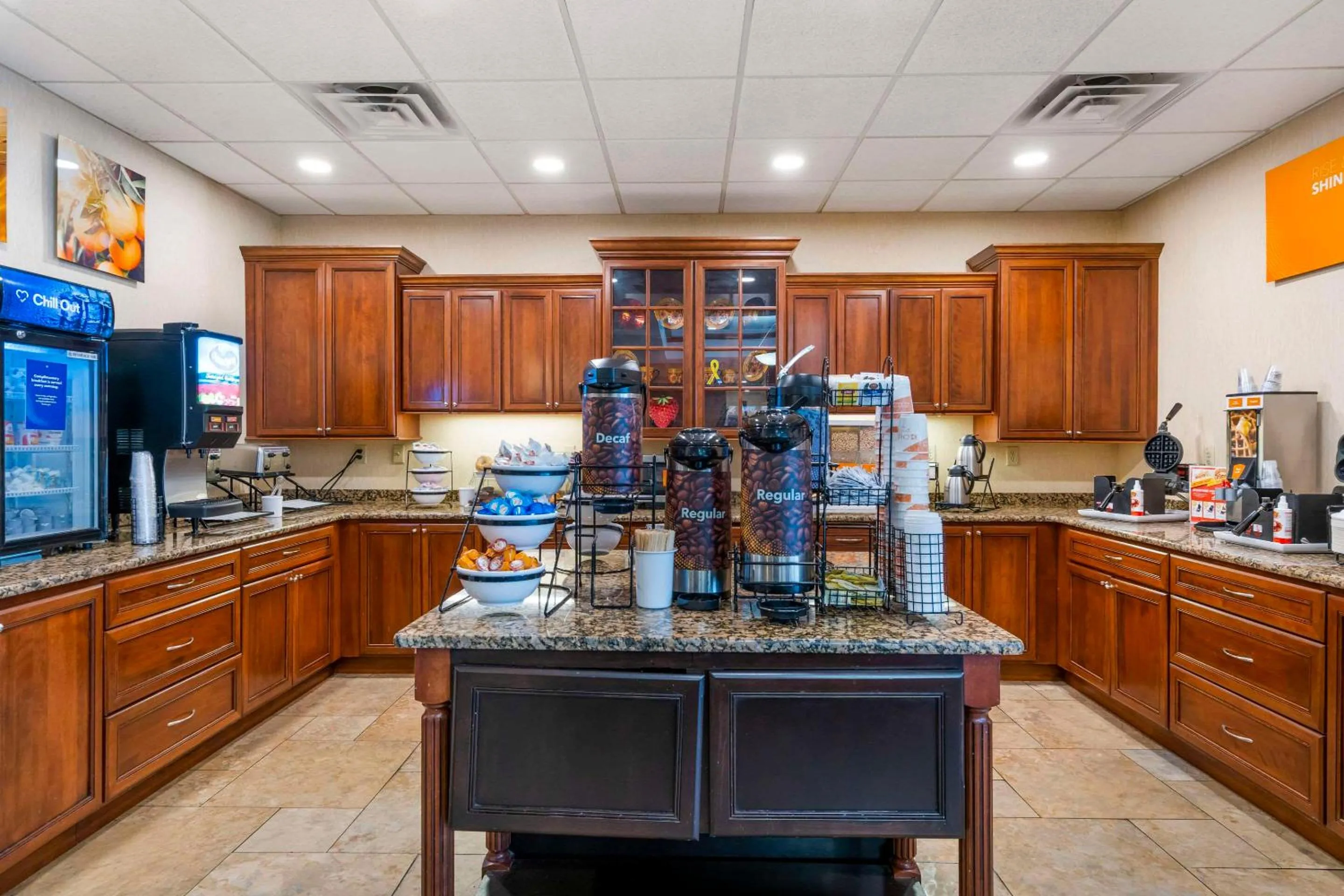 Breakfast in Comfort Inn & Suites Watertown - 1000 Islands