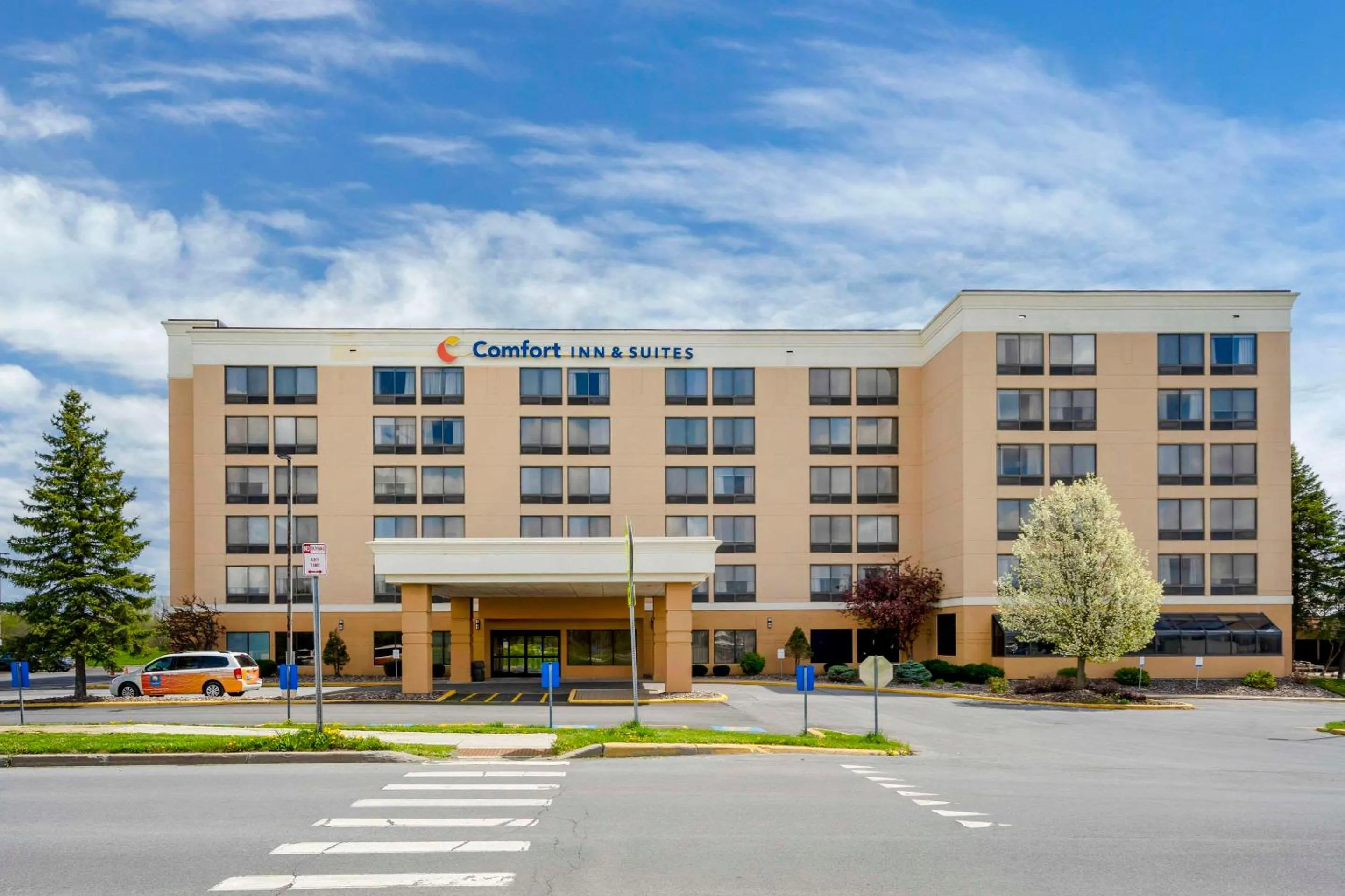 Property building in Comfort Inn & Suites Watertown - 1000 Islands