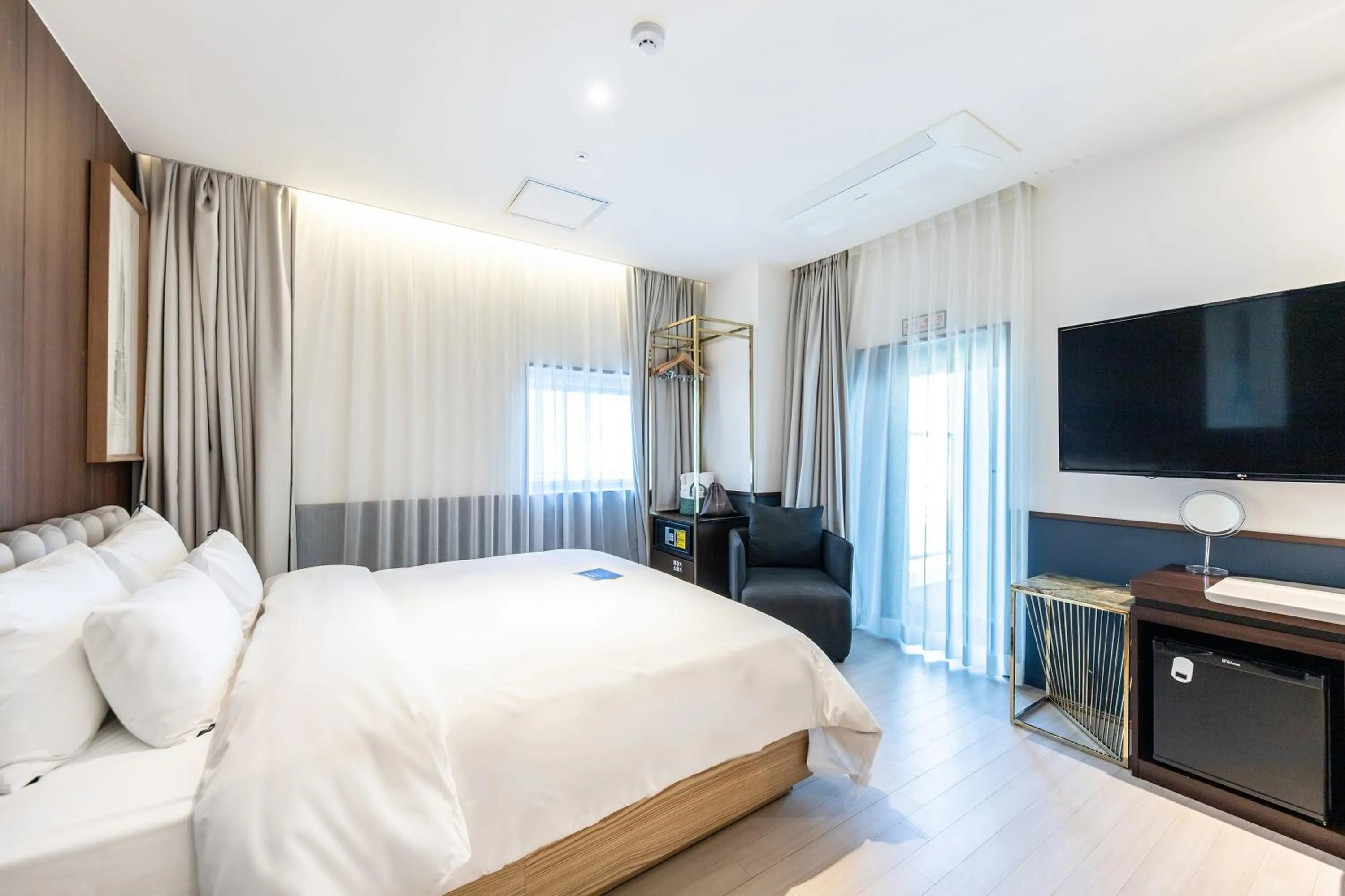 Bedroom, Bed in H Avenue Gwanganri Beach