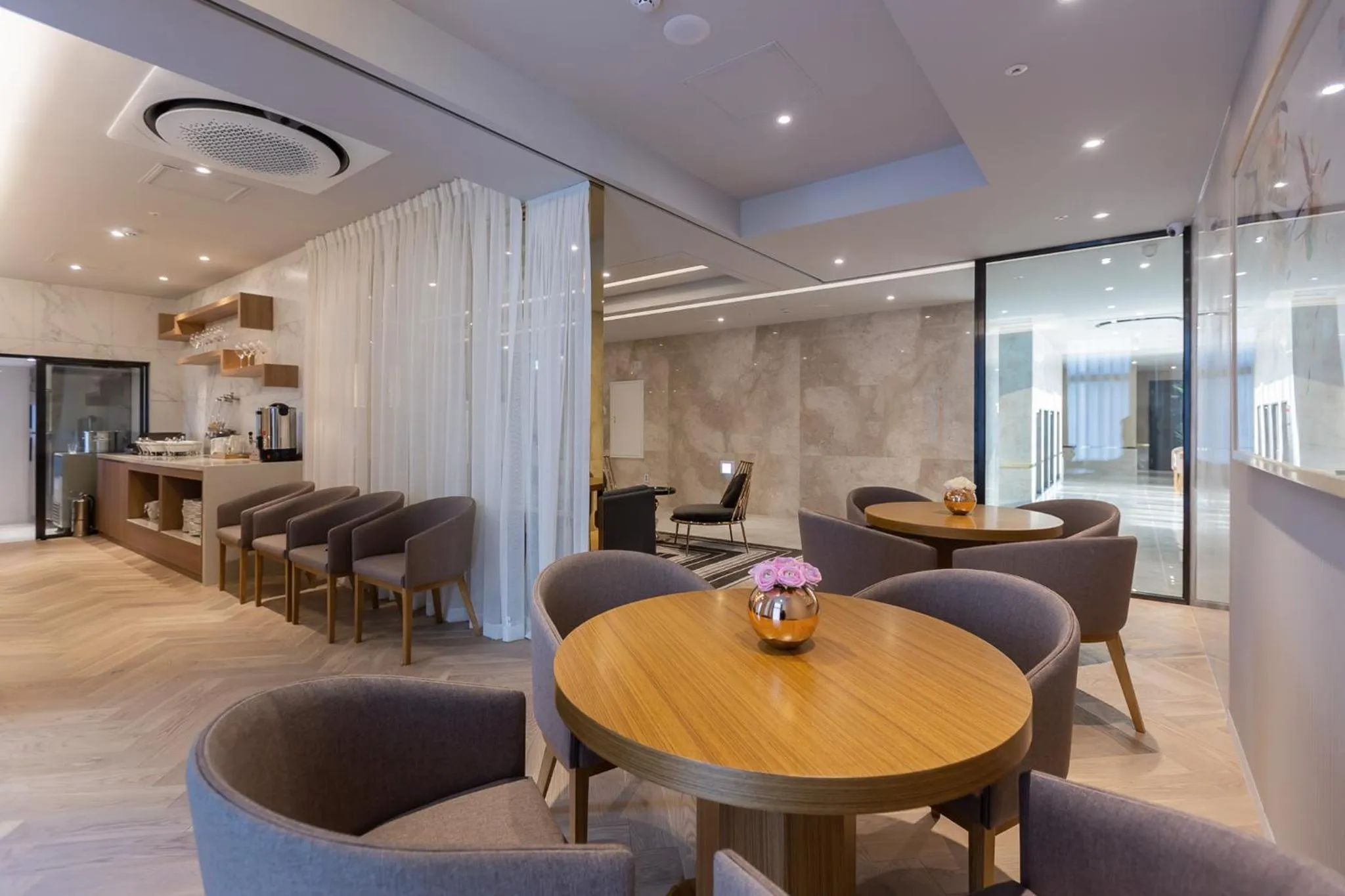 Restaurant/places to eat in H Avenue Gwanganri Beach