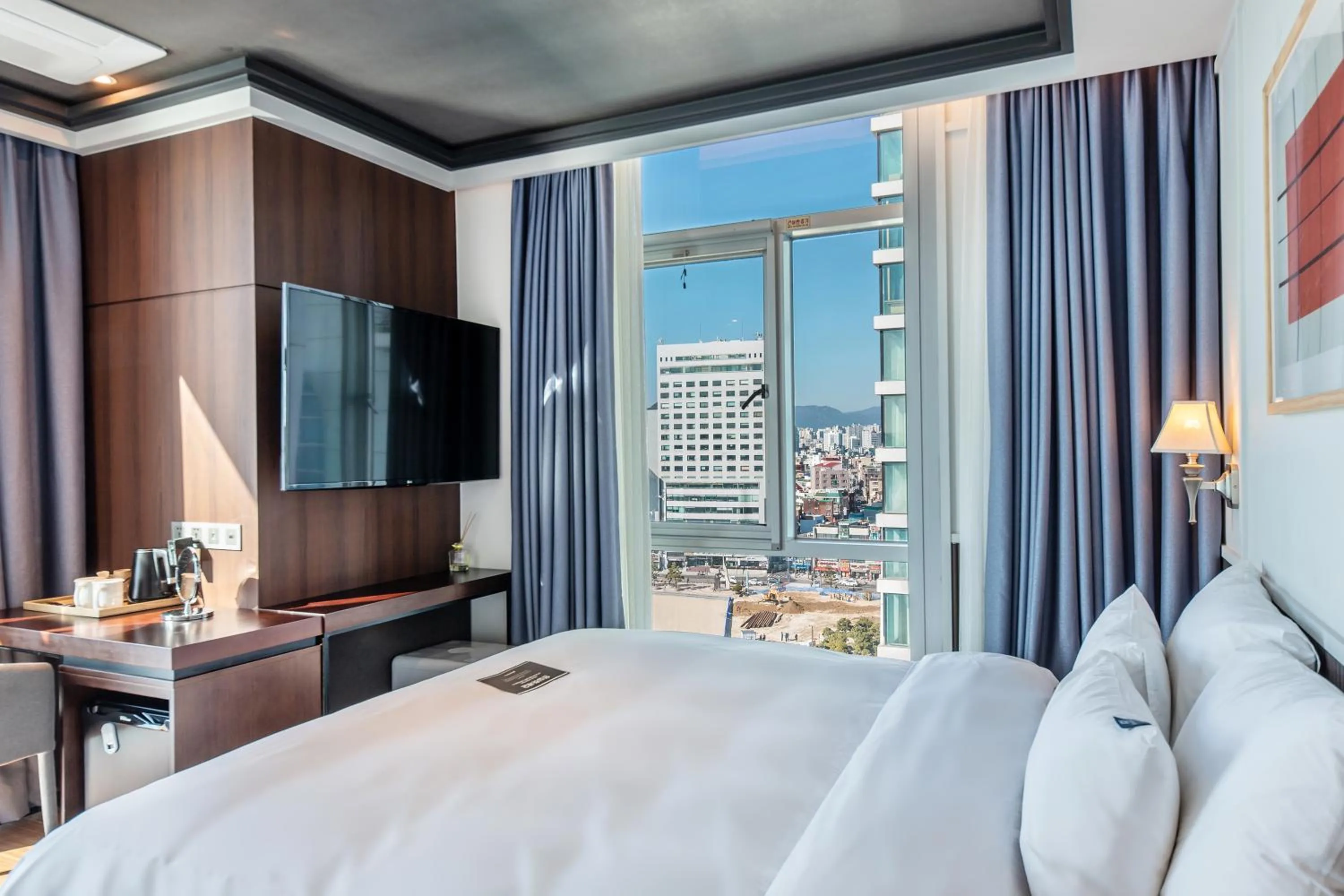 Bed in H Avenue Gwanganri Beach