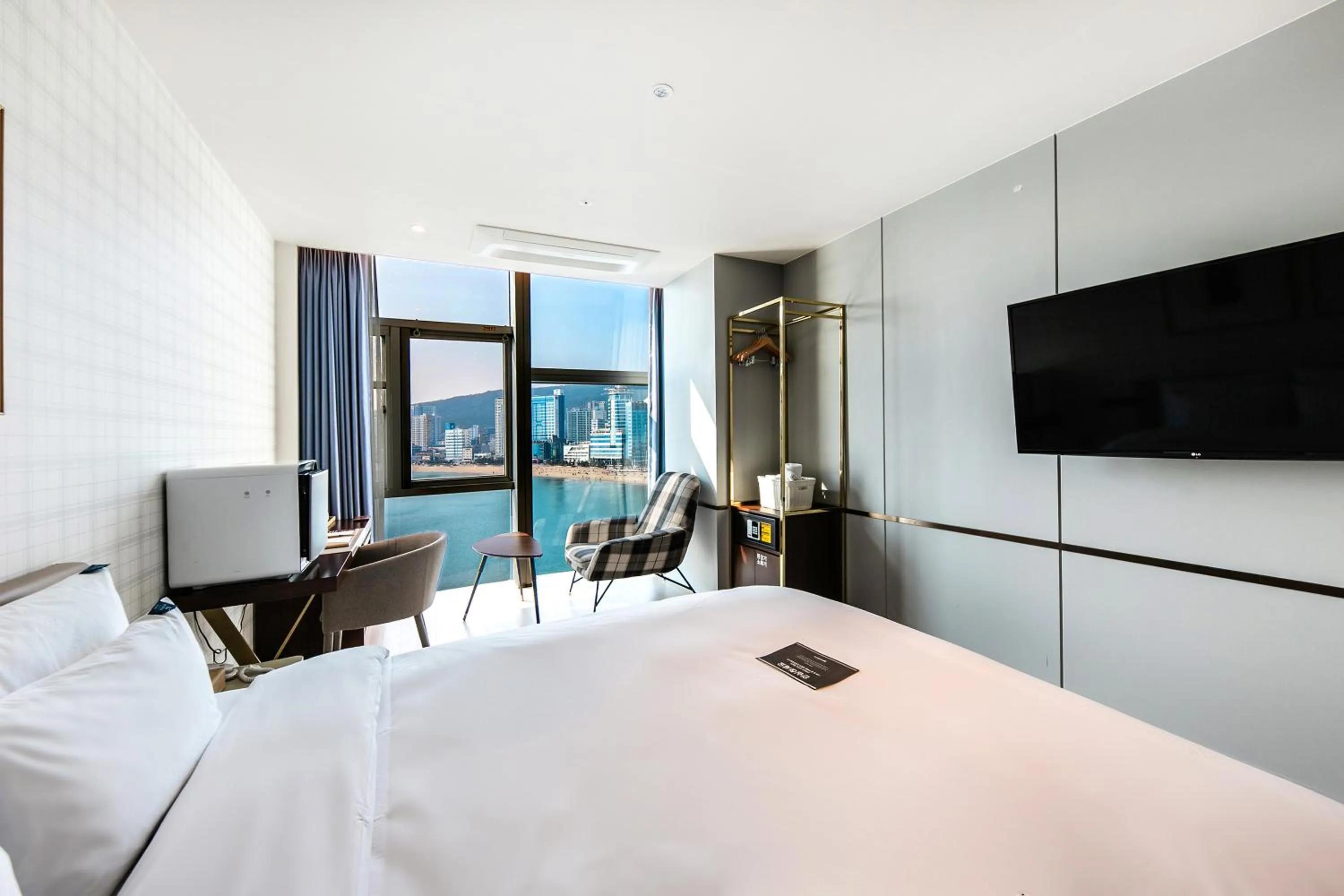 Bed in H Avenue Gwanganri Beach