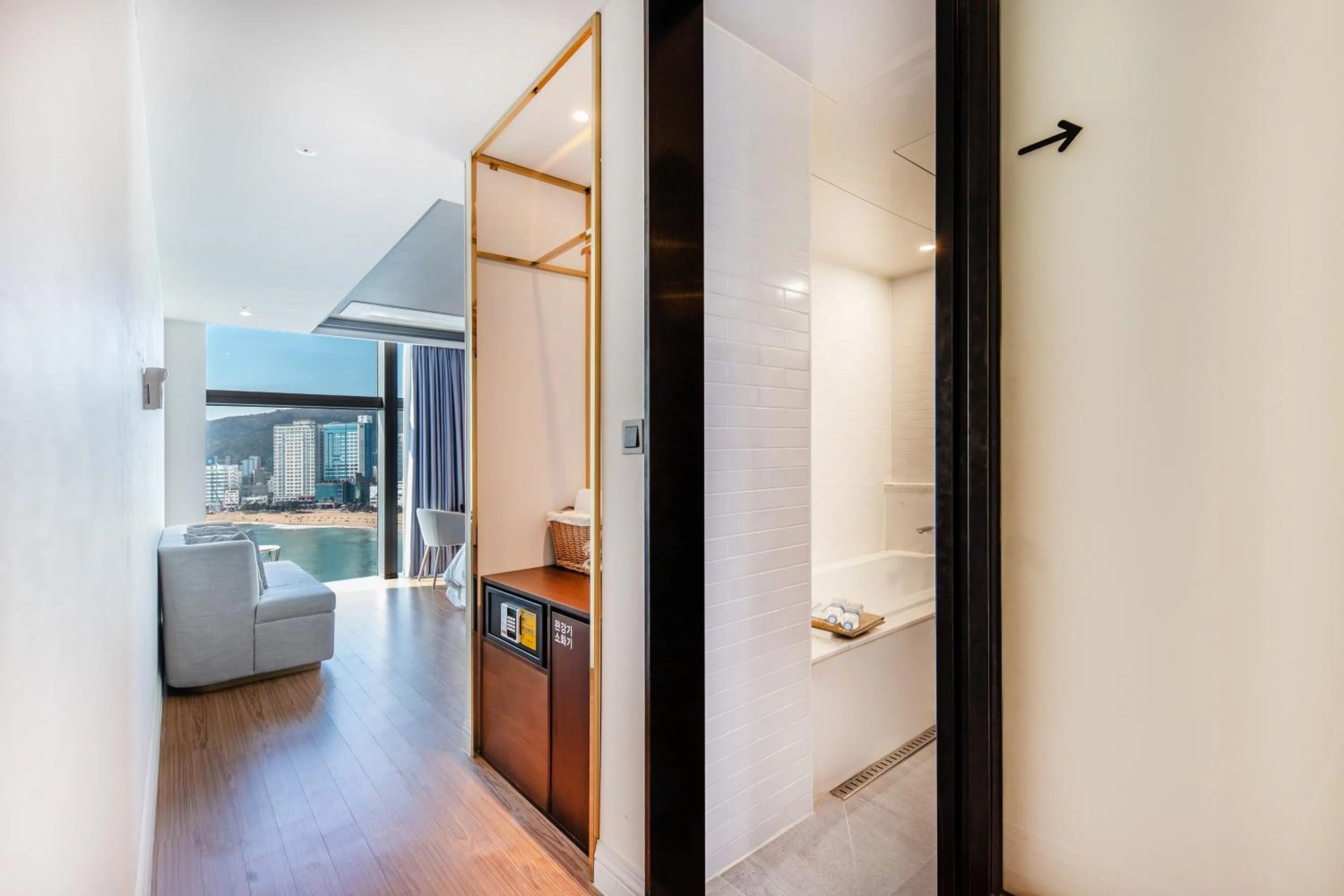 Bedroom, Bed in H Avenue Gwanganri Beach