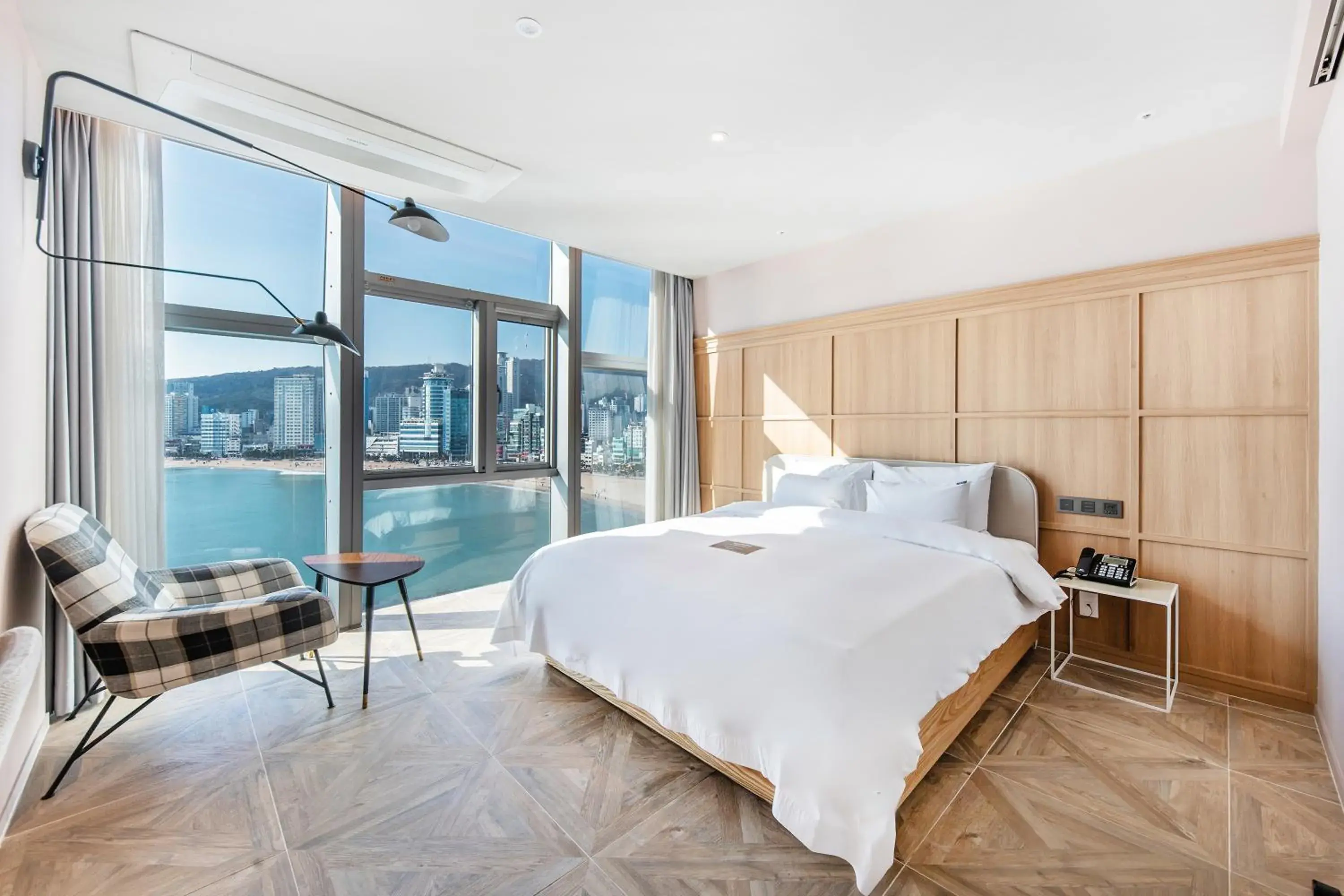 Golden Suite with Sea View in H Avenue Gwanganri Beach Golden Suite with Sea View in H Avenue Gwanganri Beach