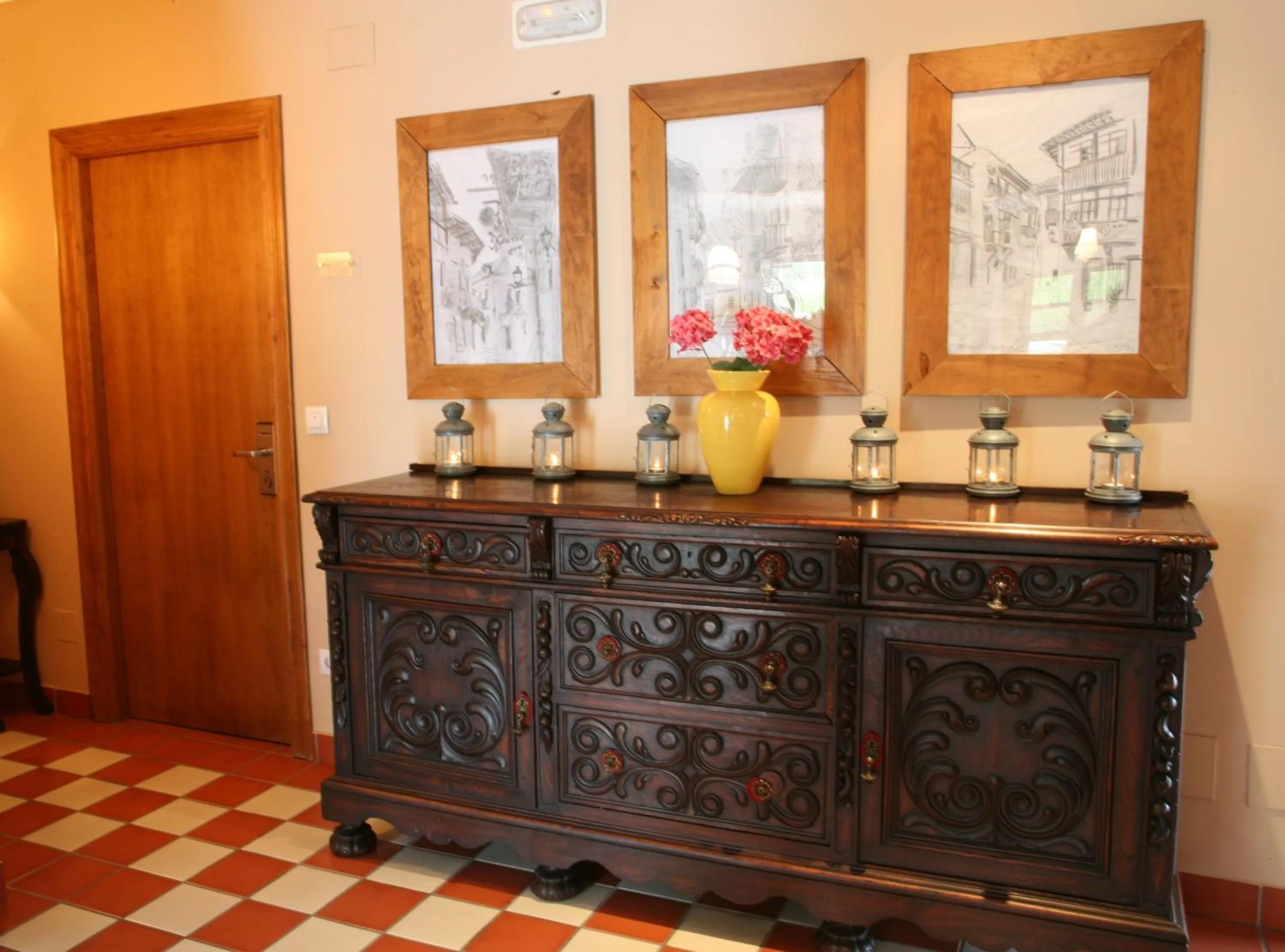 Decorative detail in Hospederia Santillana