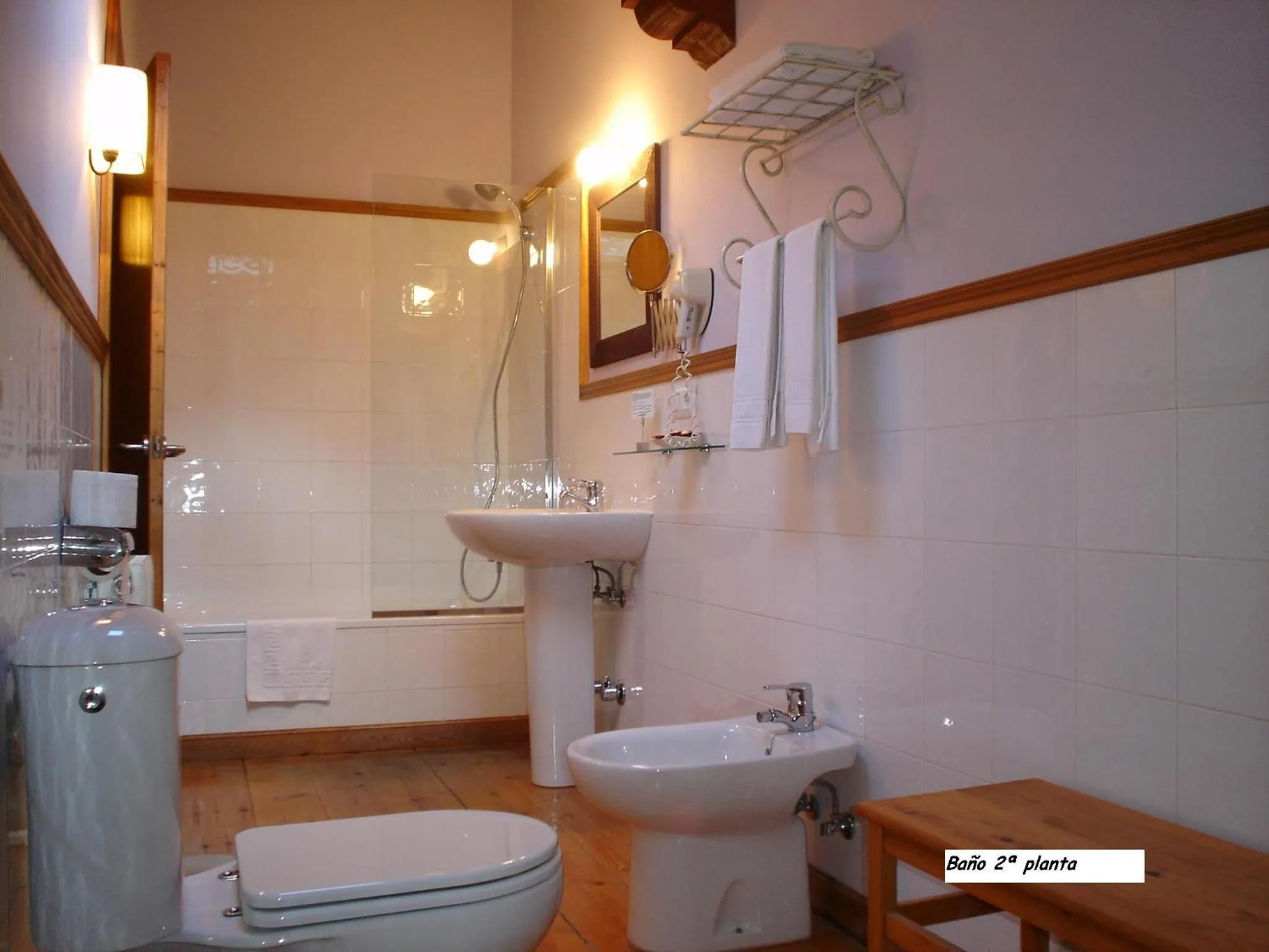 Bathroom in Hospederia Santillana