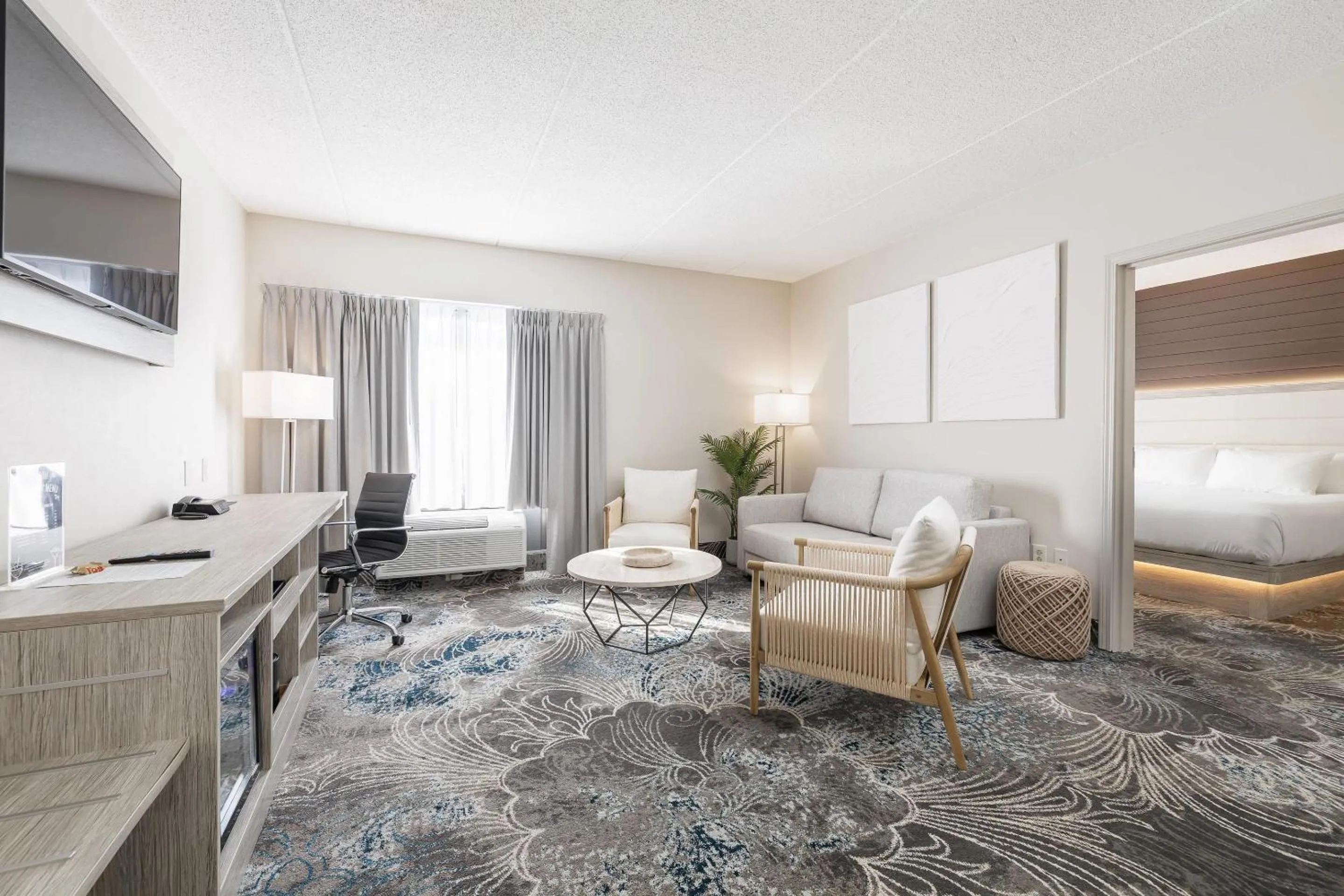 Living room in Oakfield Hotel & Suites, an Ascend Collection Hotel